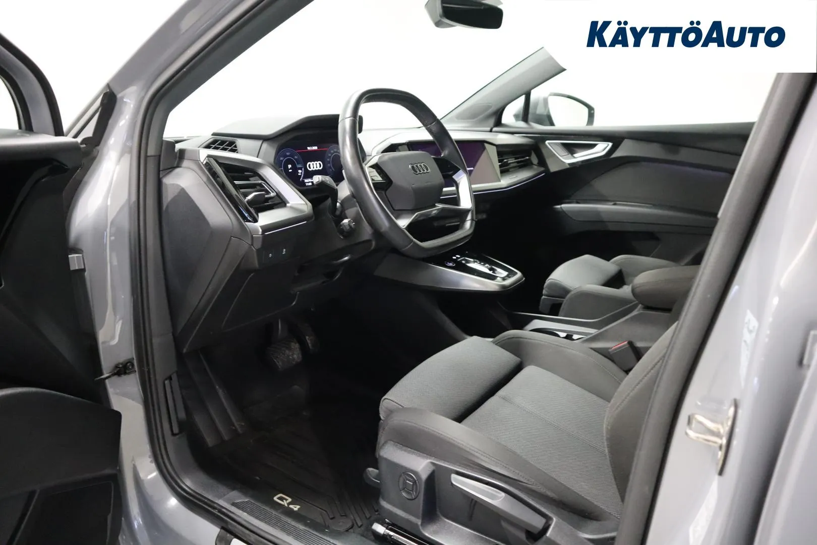 Audi Q4 e-tron EUR-739 carousel image