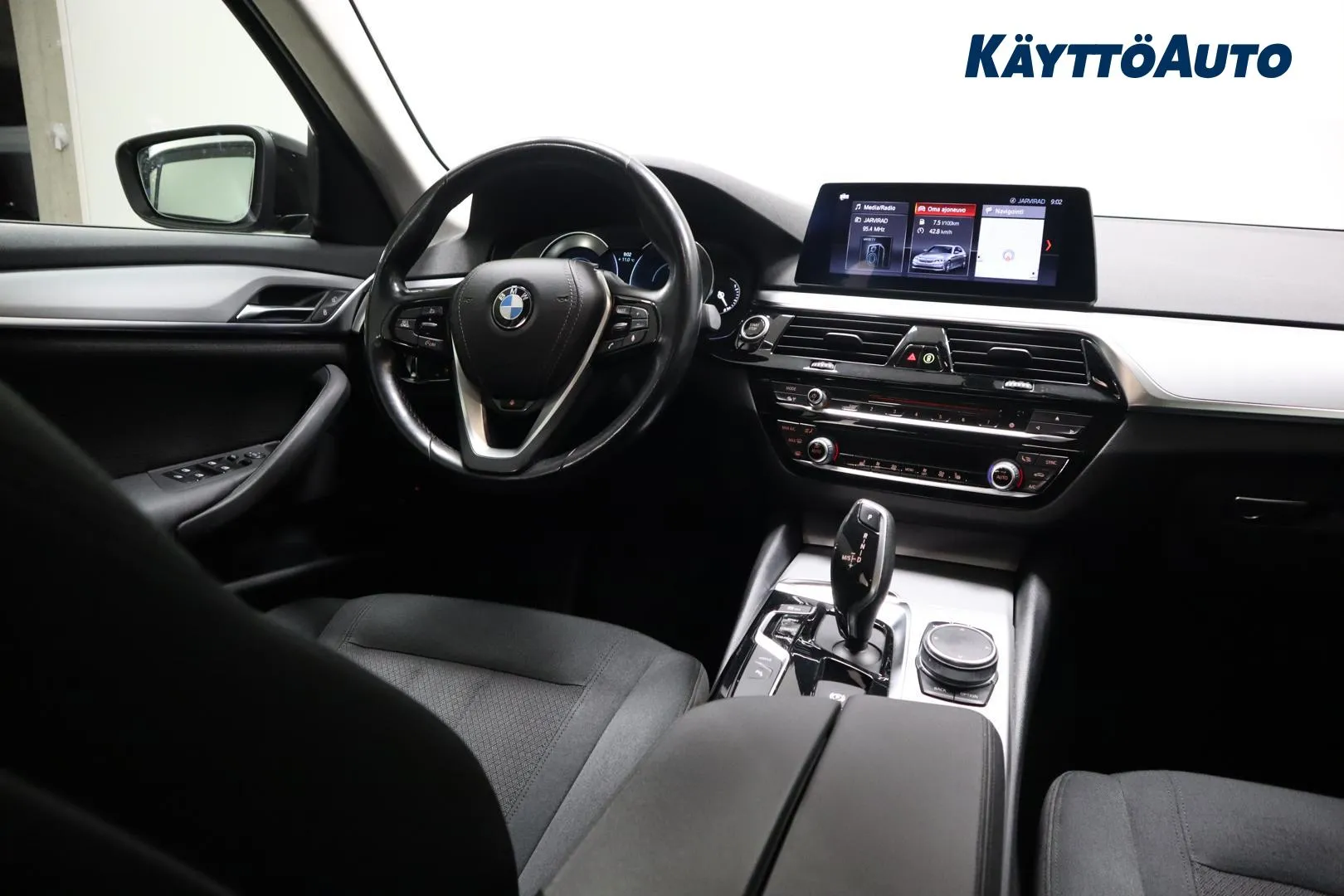 BMW 530 YLF-508 carousel image