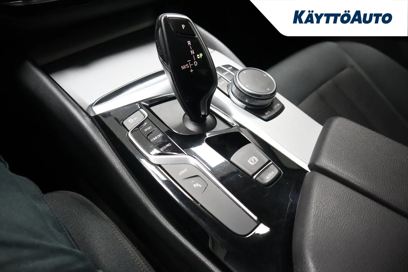 BMW 530 YLF-508 carousel image