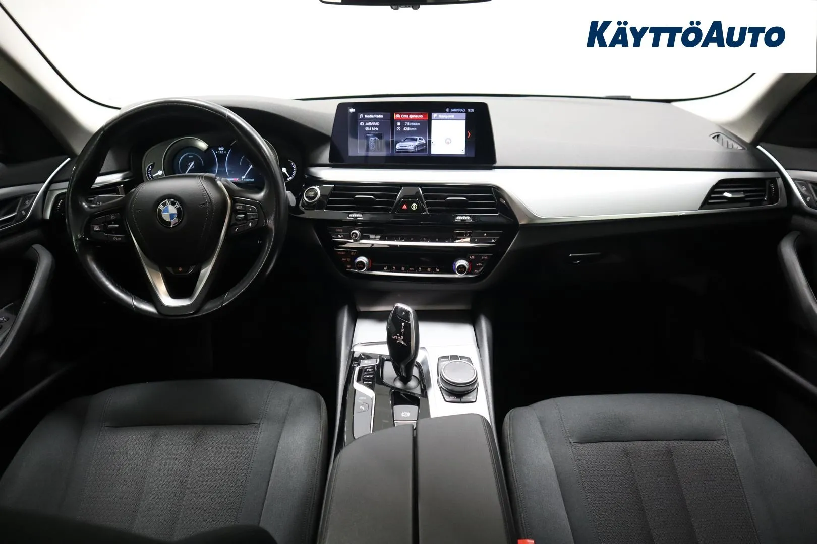 BMW 530 YLF-508 carousel image