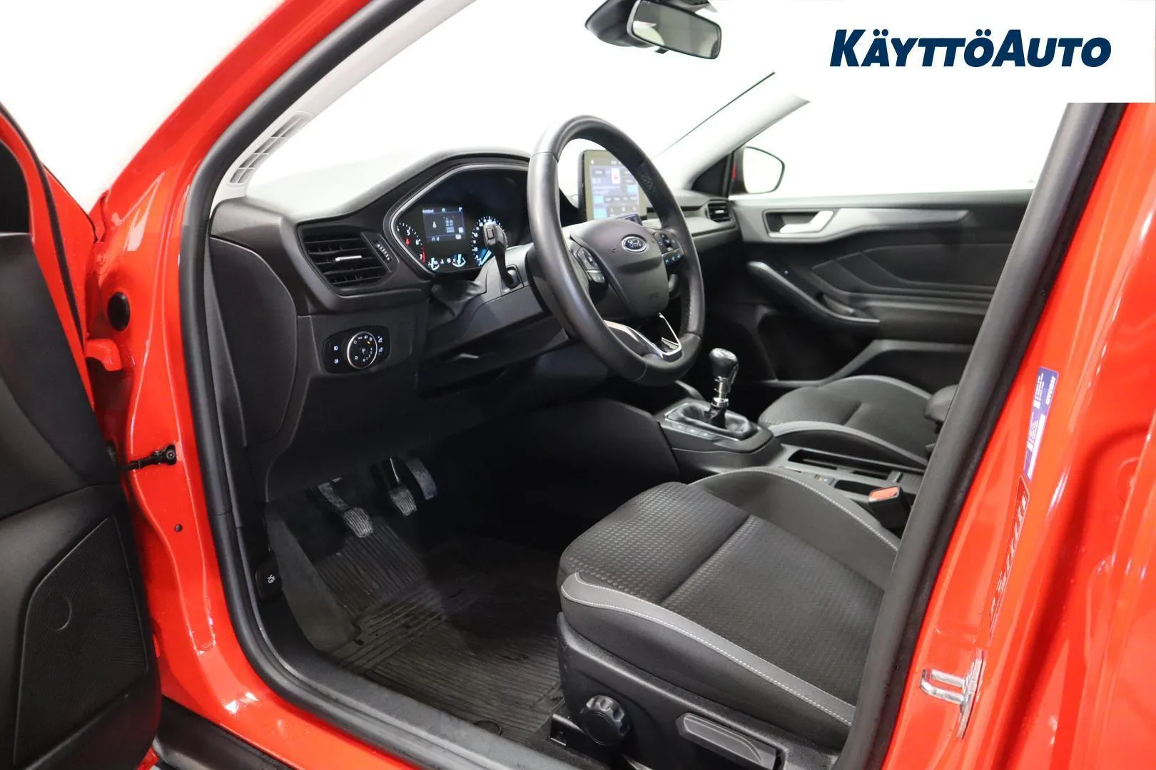 Ford Focus EUJ-870 carousel image