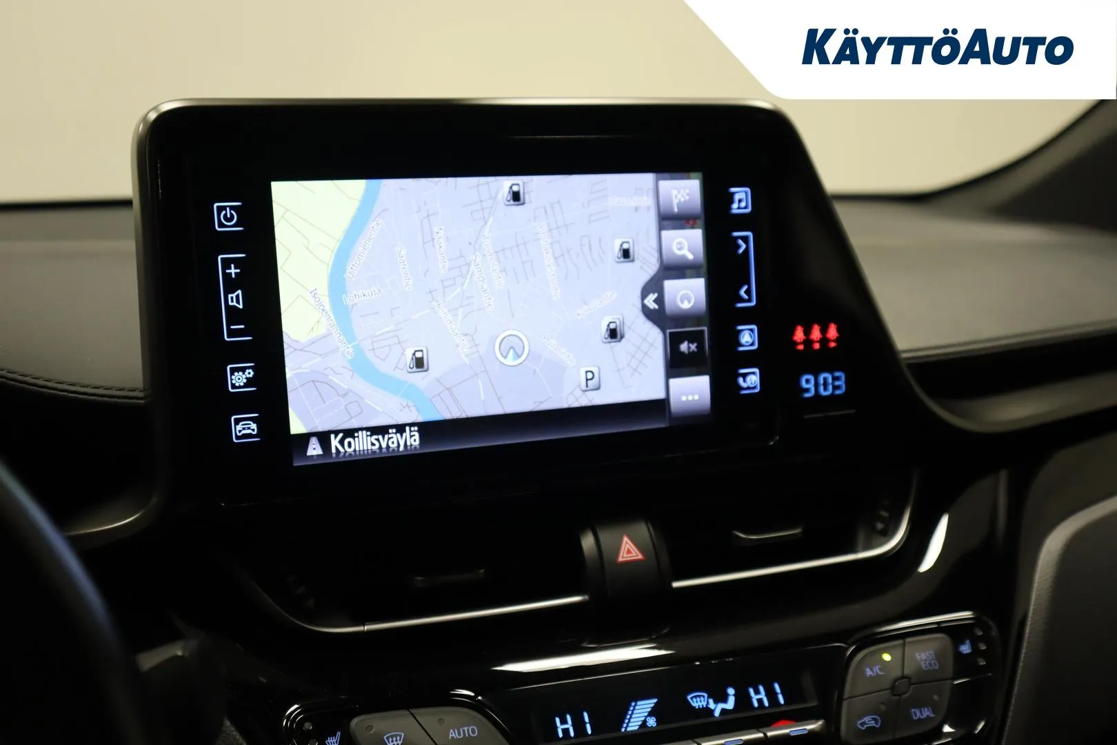 TOYOTA C-HR ZMK-526 carousel image