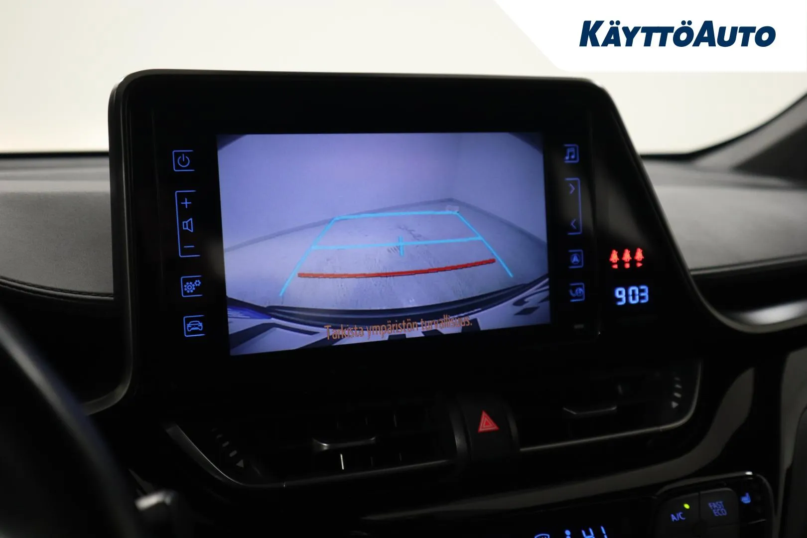 TOYOTA C-HR ZMK-526 carousel image