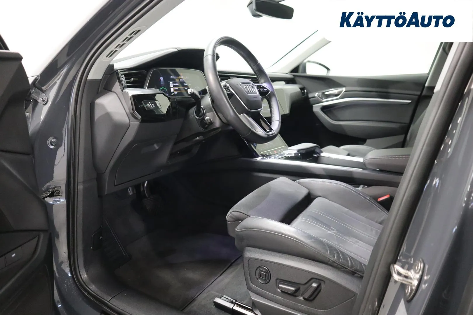 Audi Q8 e-tron EUR-767 carousel image