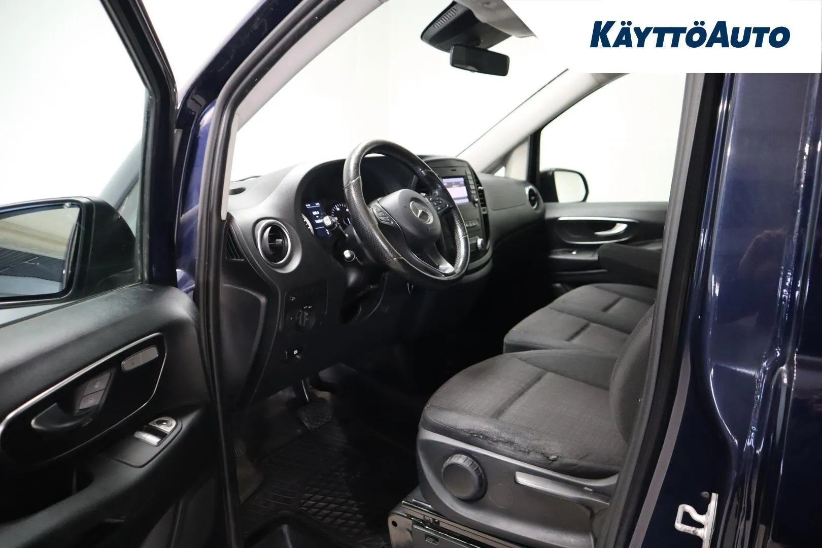 Mercedes-Benz Vito MMU-346 carousel image