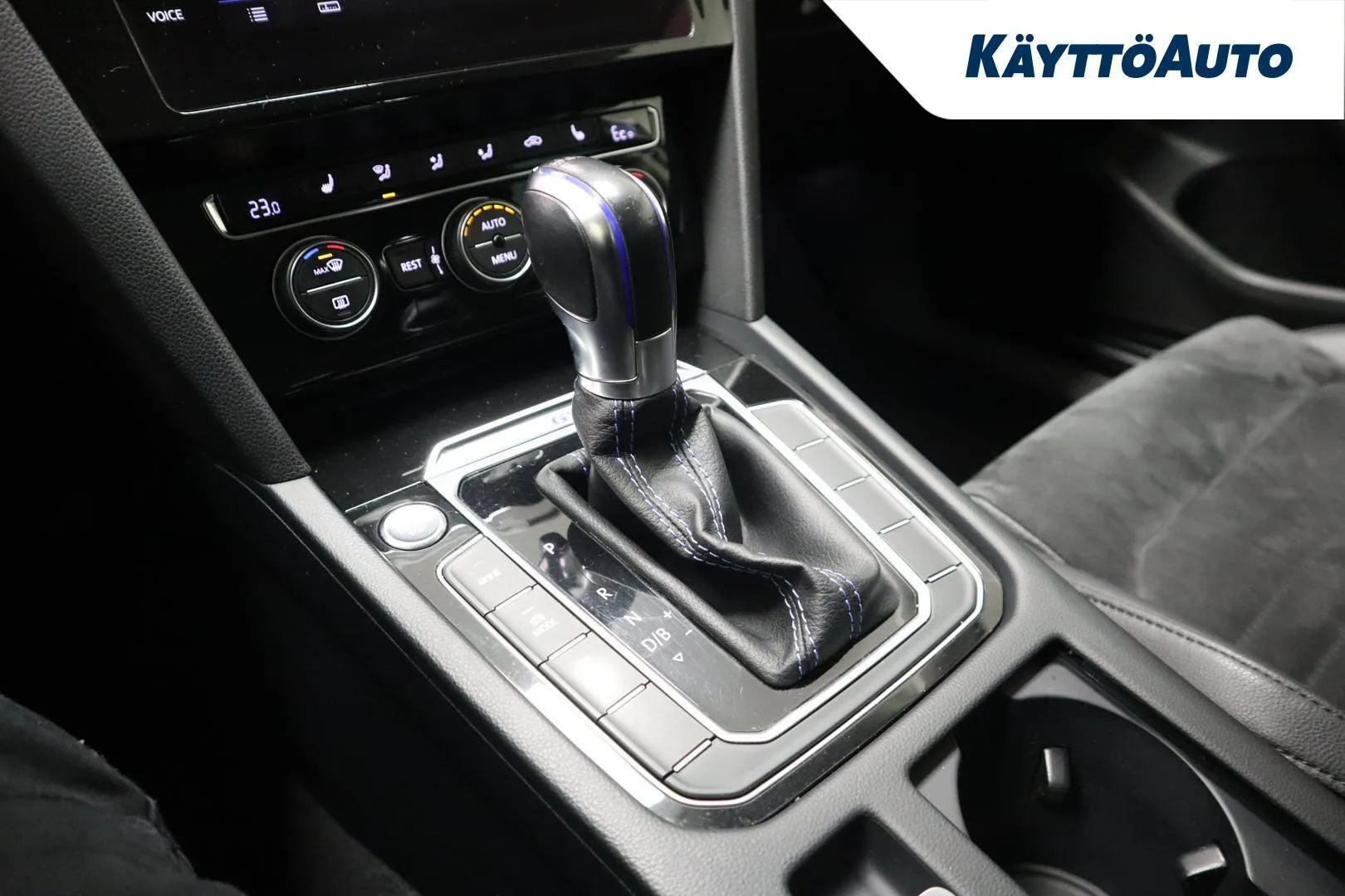 VOLKSWAGEN Passat LPL-318 carousel image