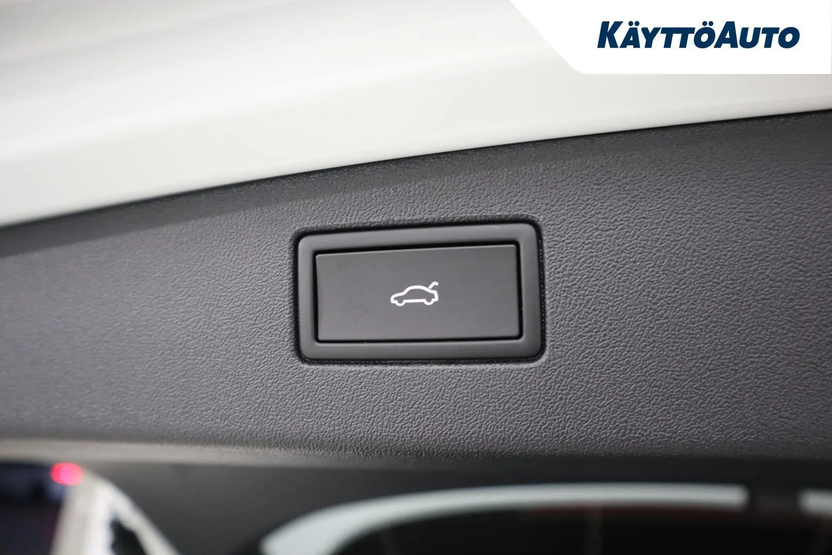 Volkswagen Tiguan SRS-148 carousel image