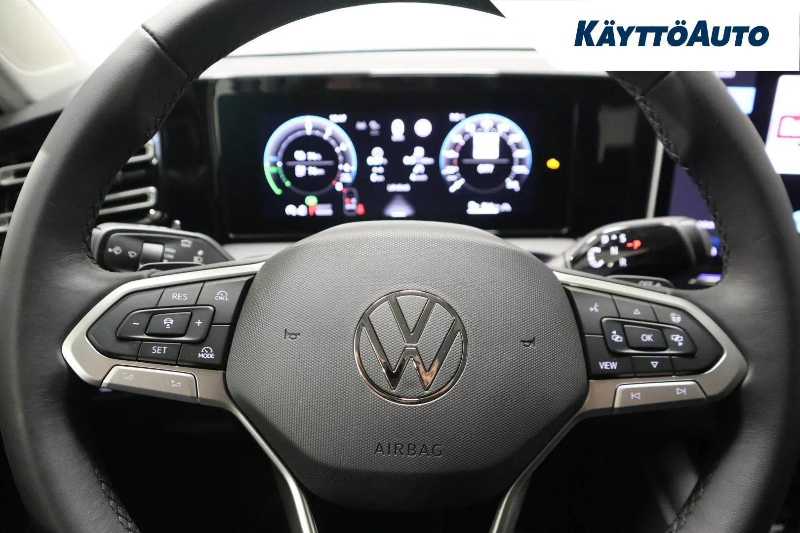 Volkswagen Tiguan SRS-148 carousel image