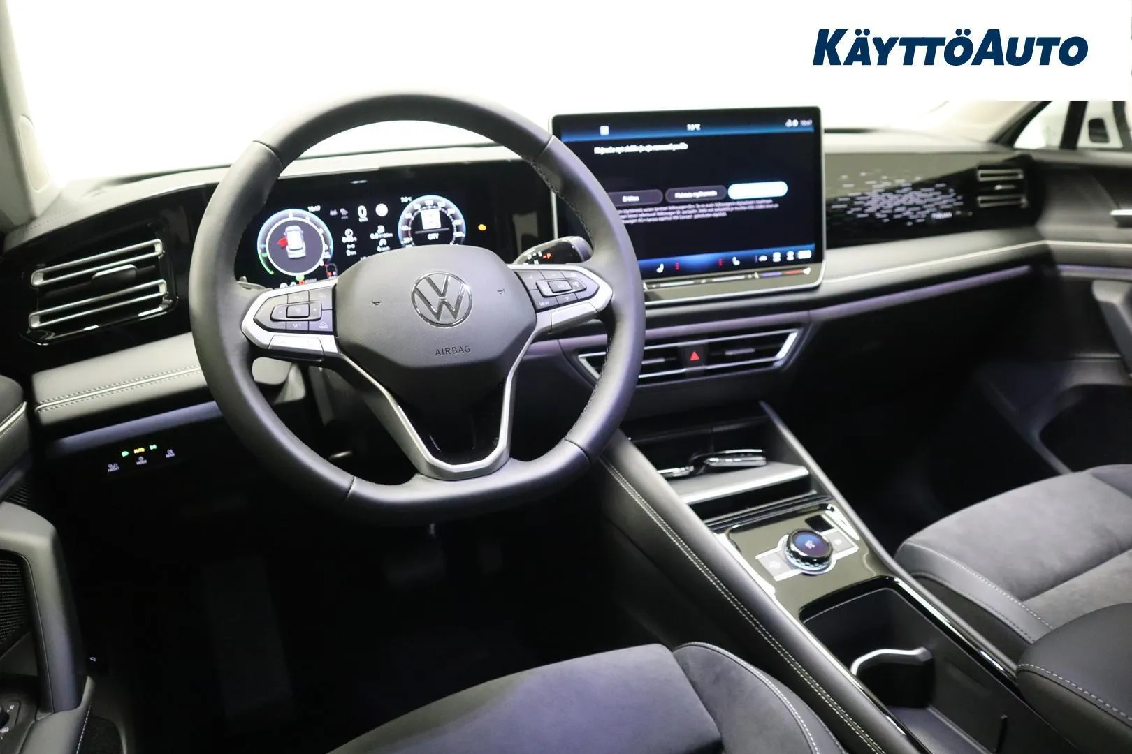 Volkswagen Tiguan SRS-148 carousel image