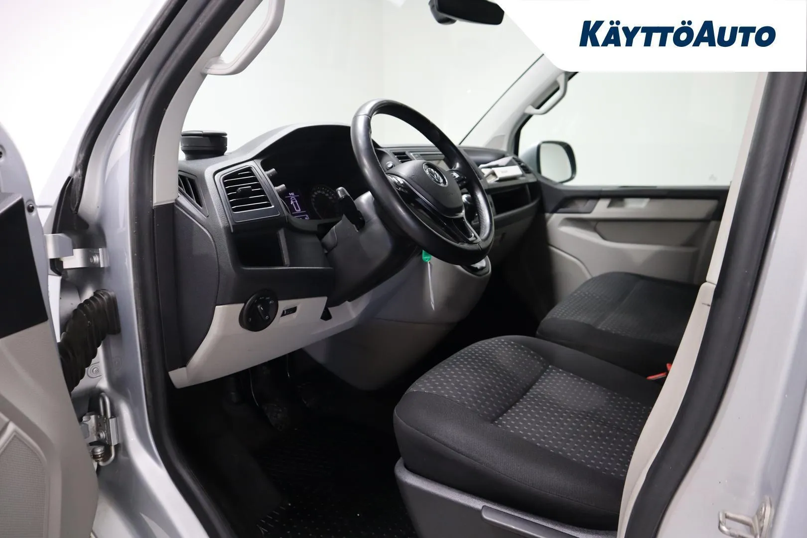 VOLKSWAGEN Transporter FRC-337 carousel image