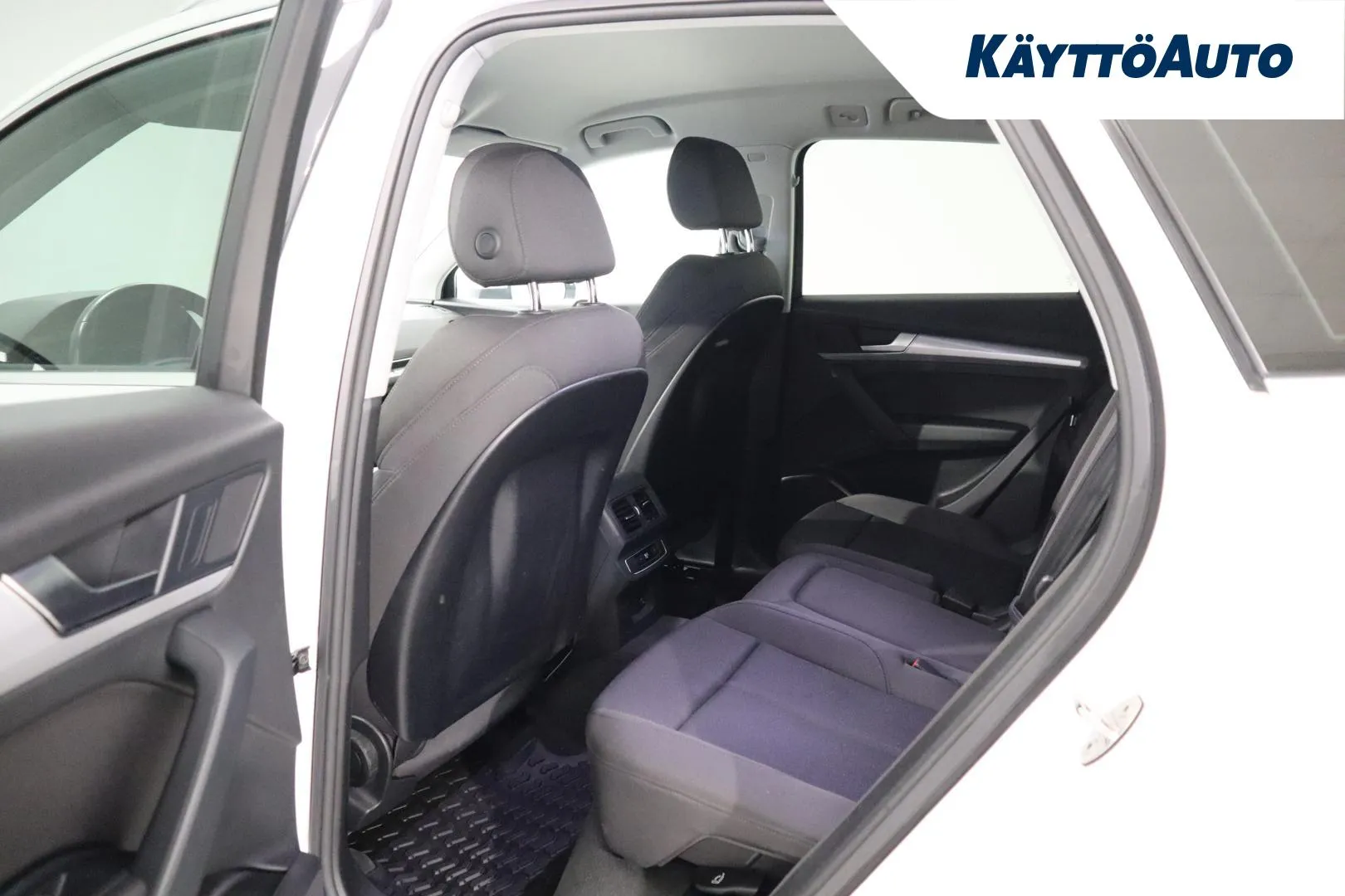 Audi Q5 YYB-538 carousel image