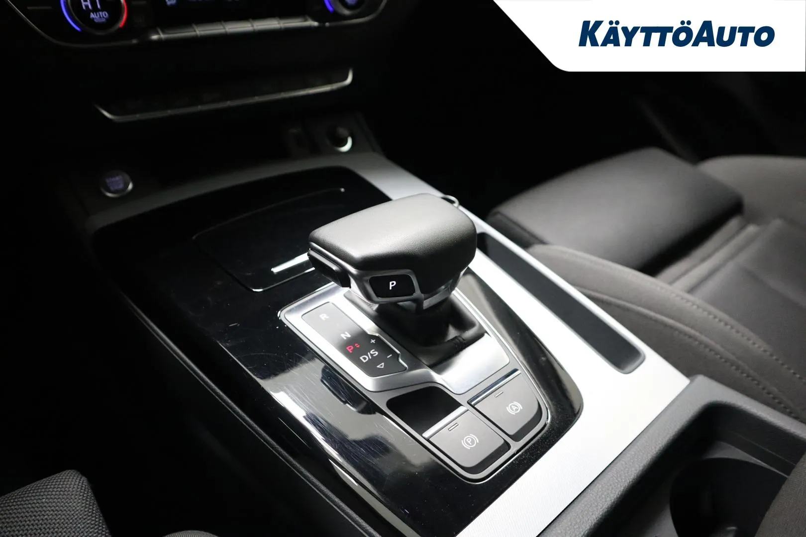 Audi Q5 YYB-538 carousel image