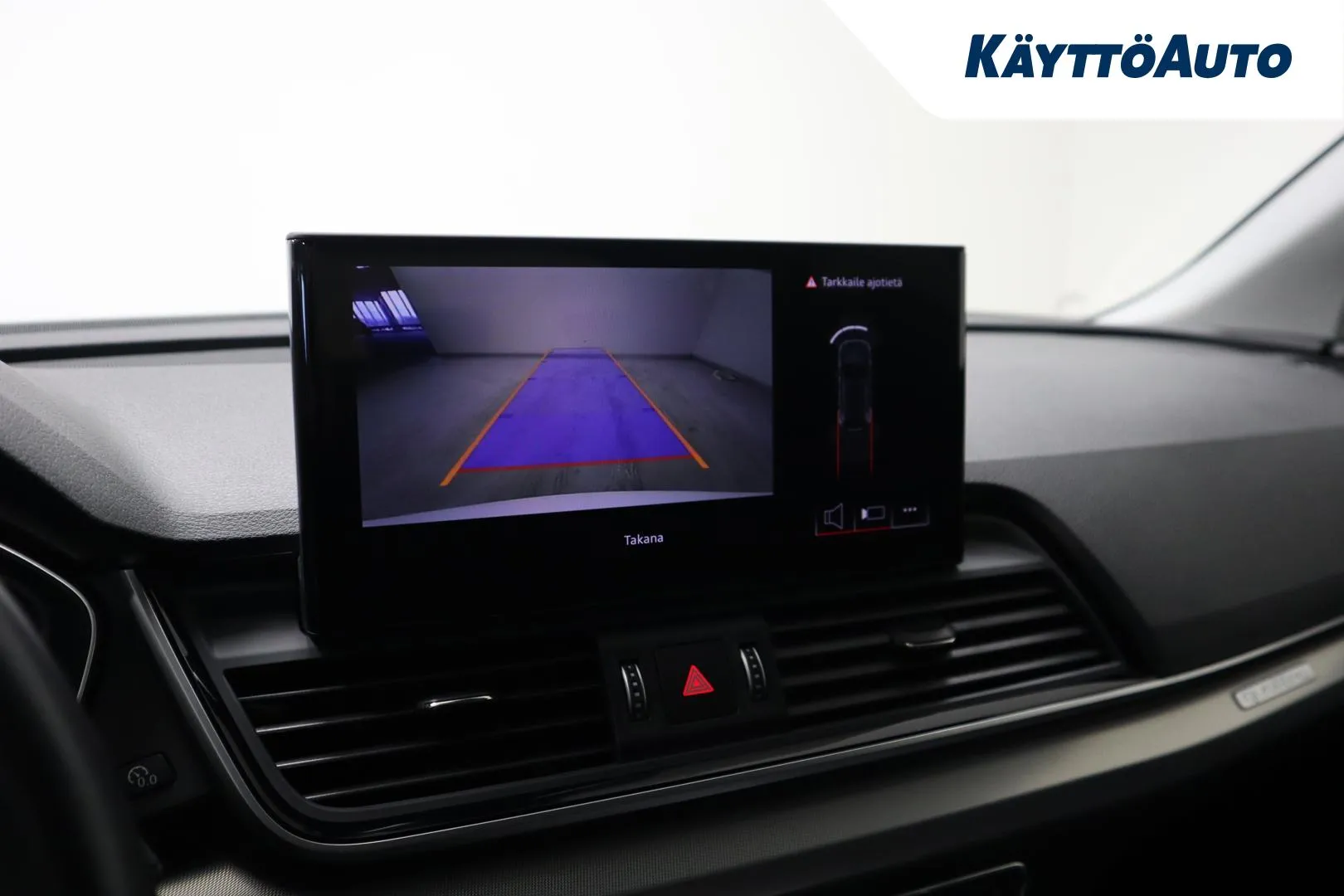 Audi Q5 YYB-538 carousel image