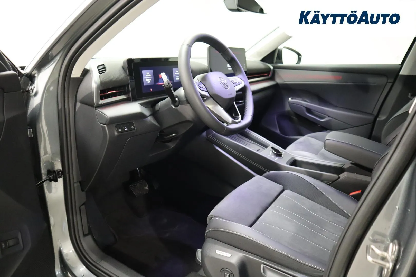 Volkswagen T-Roc SRP-795 carousel image