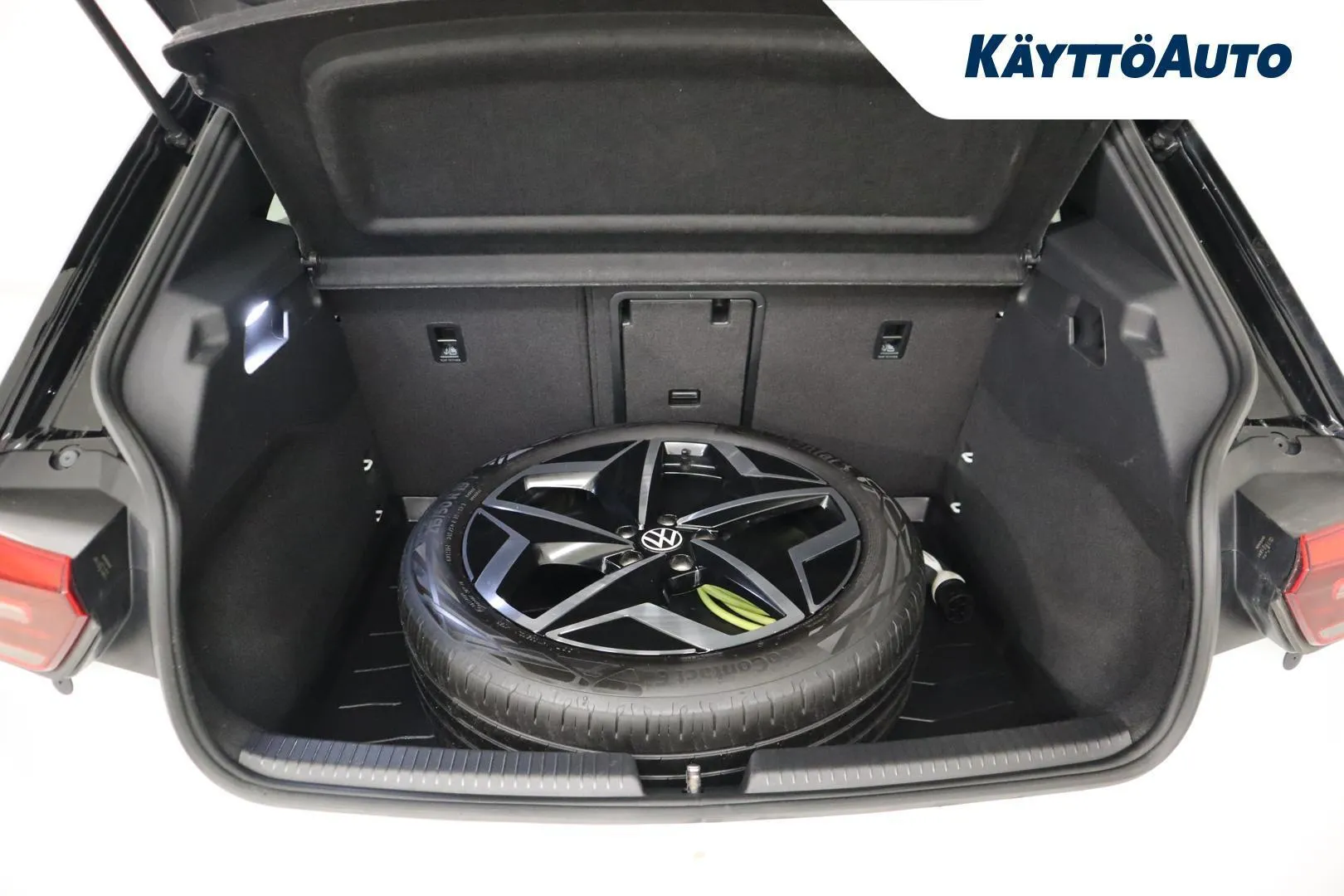 VOLKSWAGEN ID.3 ZNN-312 carousel image