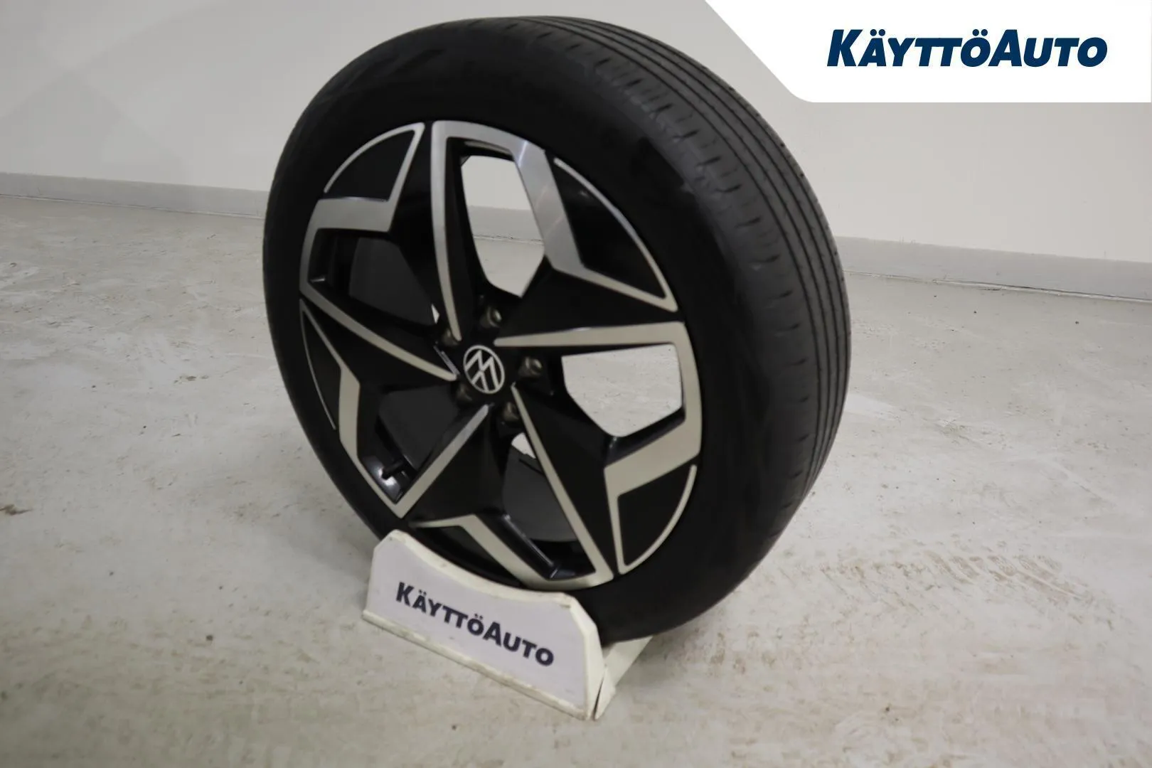 VOLKSWAGEN ID.3 ZNN-312 carousel image