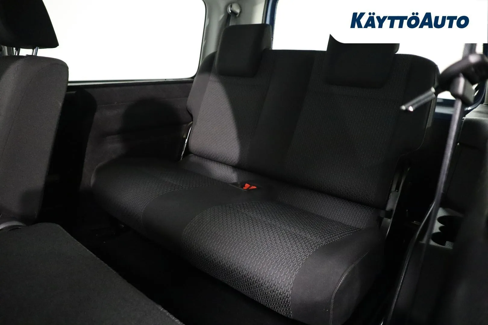 Volkswagen Caddy Maxi KTN-665 carousel image