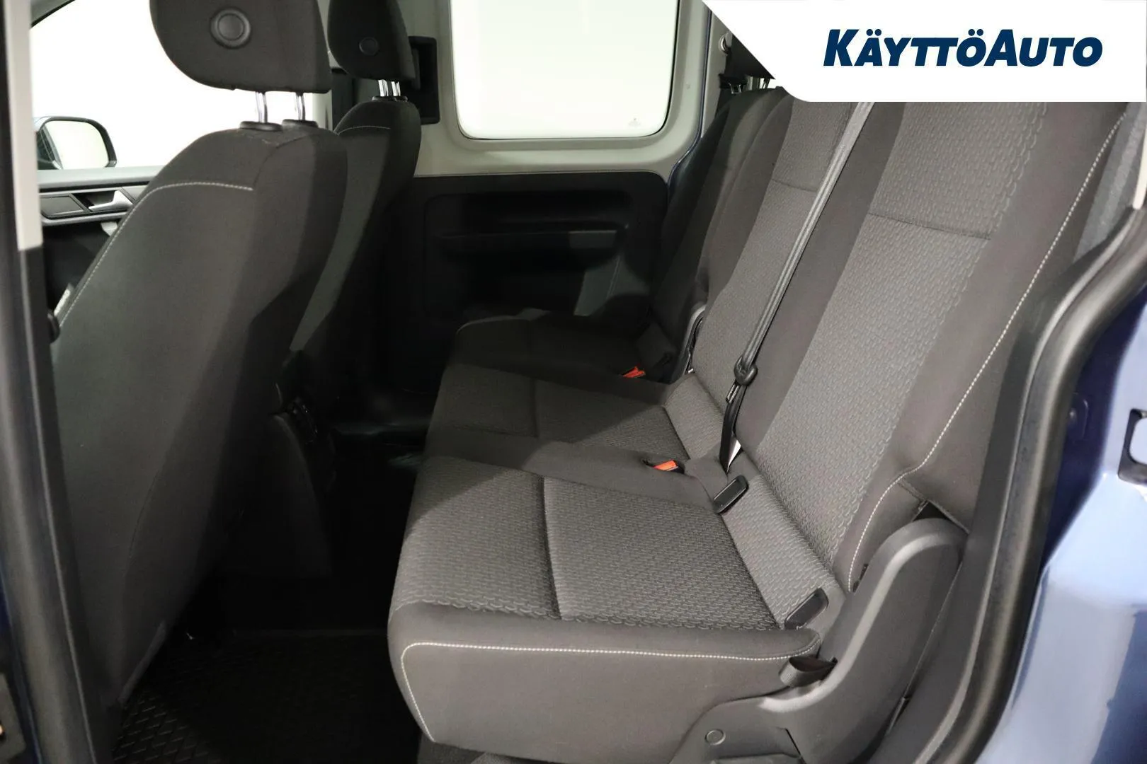 Volkswagen Caddy Maxi KTN-665 carousel image