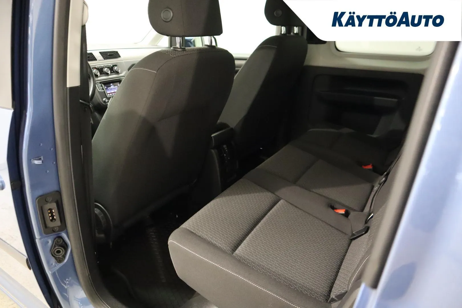 Volkswagen Caddy Maxi KTN-665 carousel image