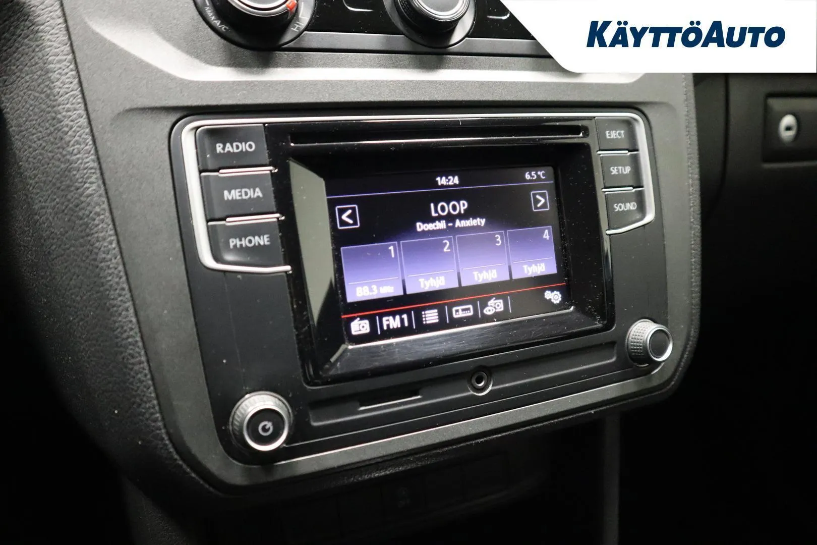 Volkswagen Caddy Maxi KTN-665 carousel image