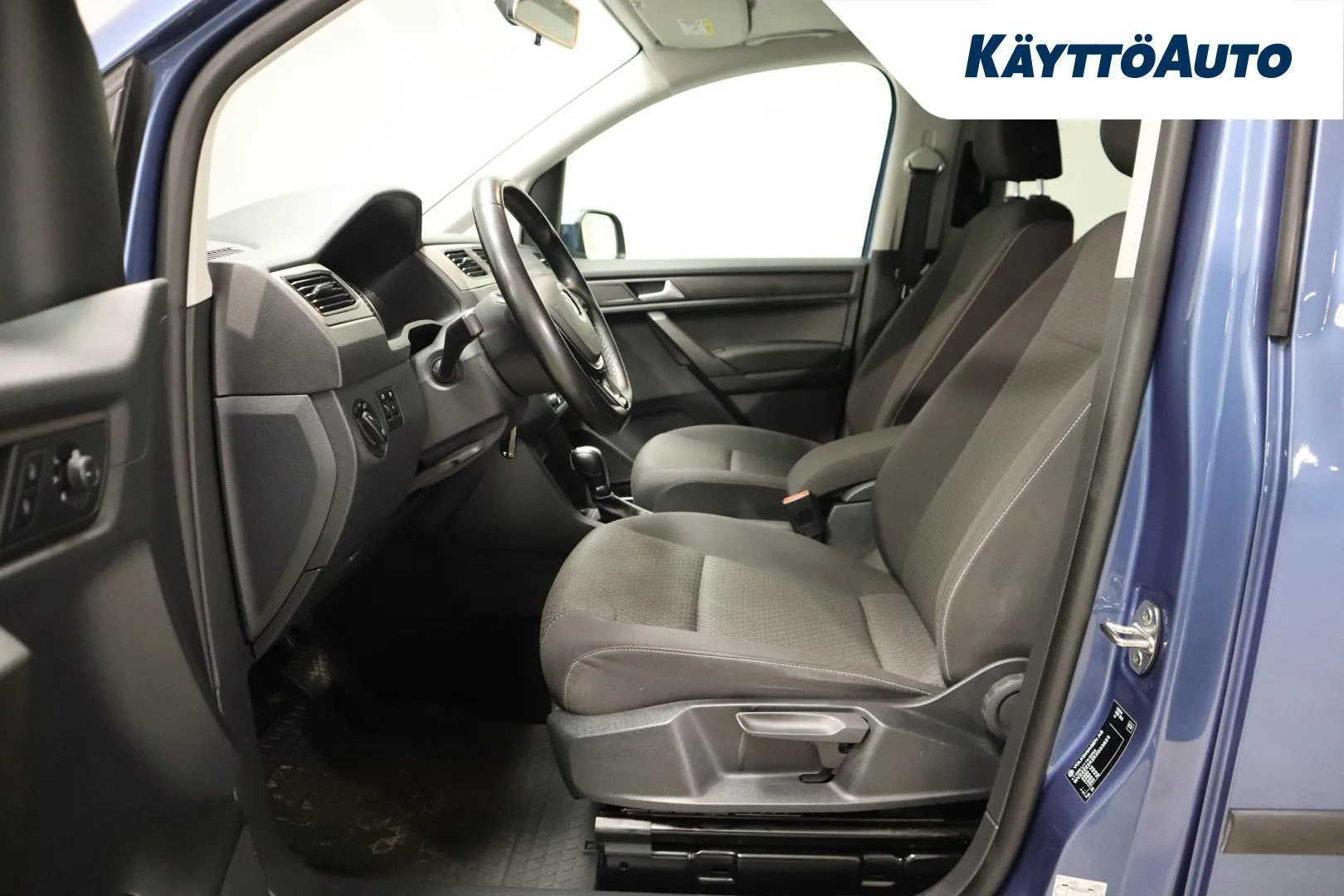 Volkswagen Caddy Maxi KTN-665 carousel image