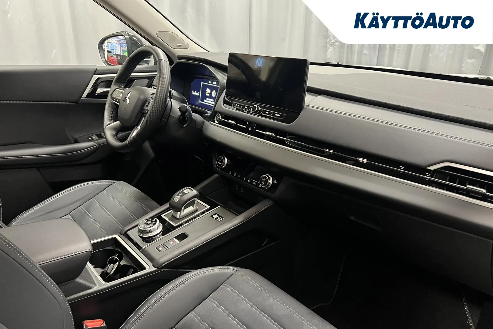 Mitsubishi Outlander XTK-942 carousel image