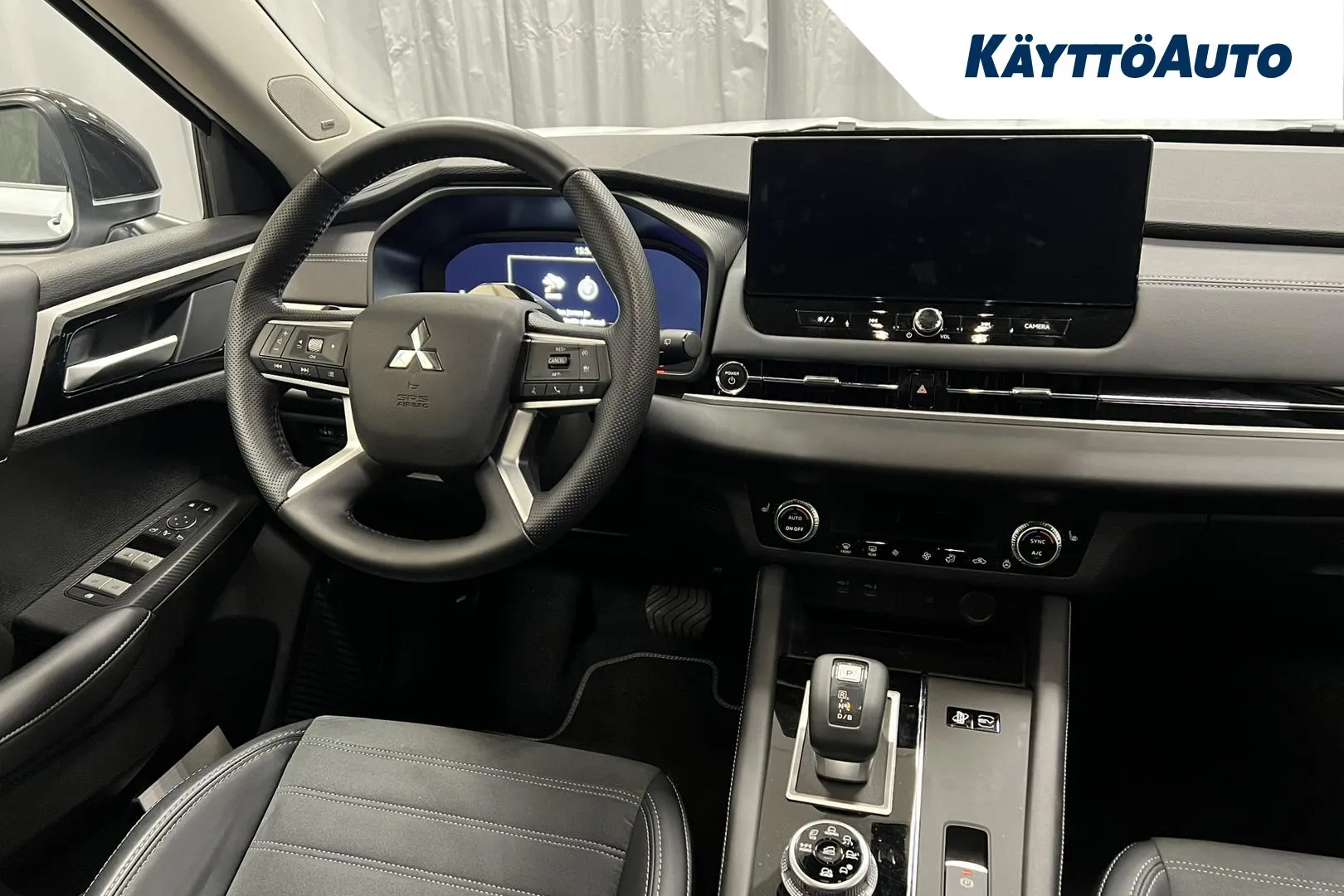 Mitsubishi Outlander XTK-942 carousel image