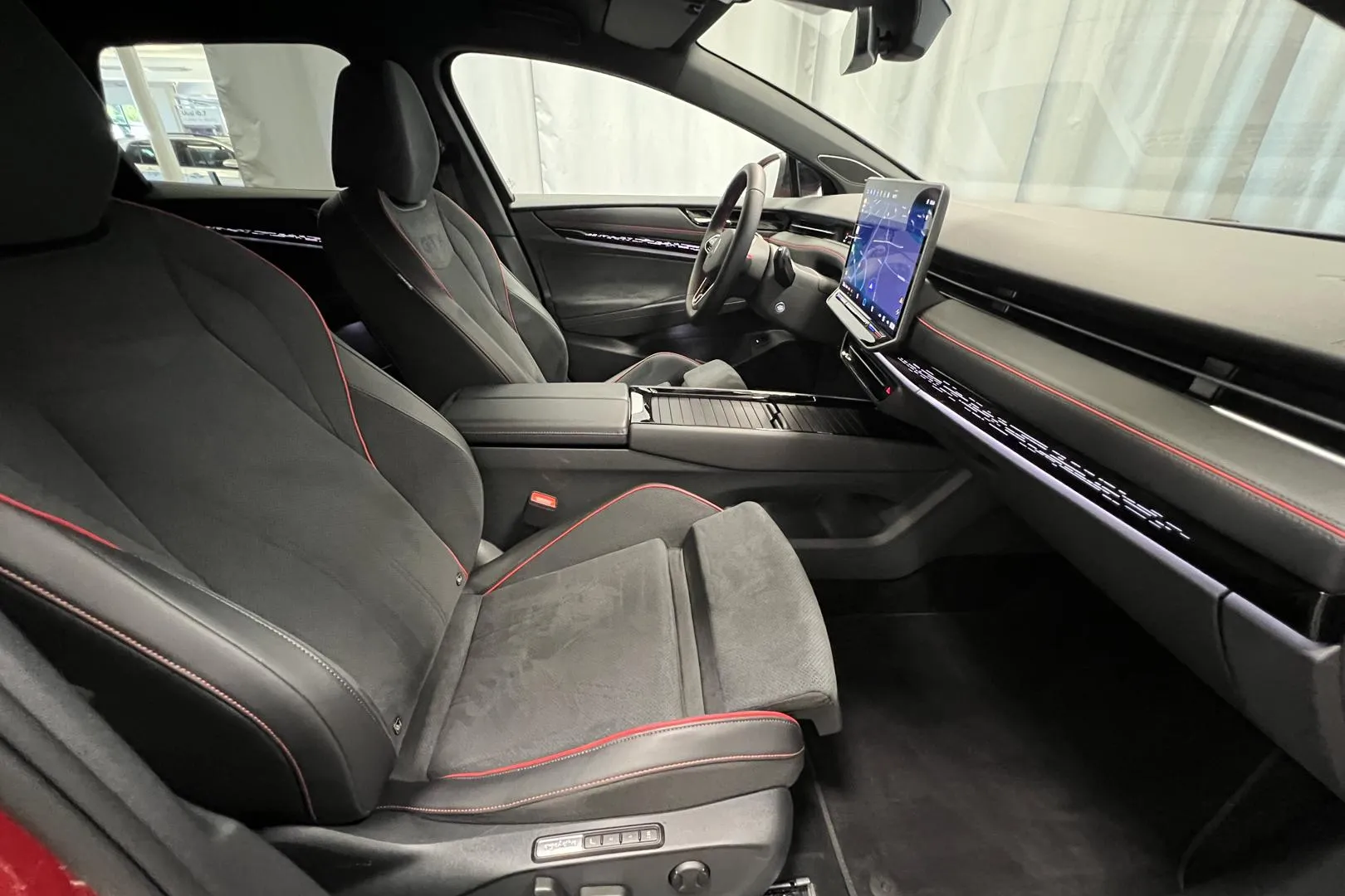 Volkswagen ID.7 RXN-449 carousel image