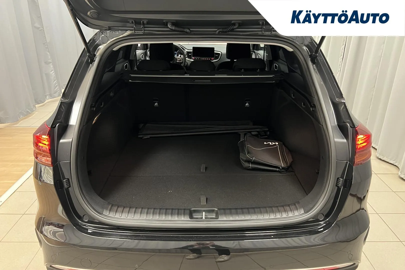 Kia Ceed LTC-106 carousel image