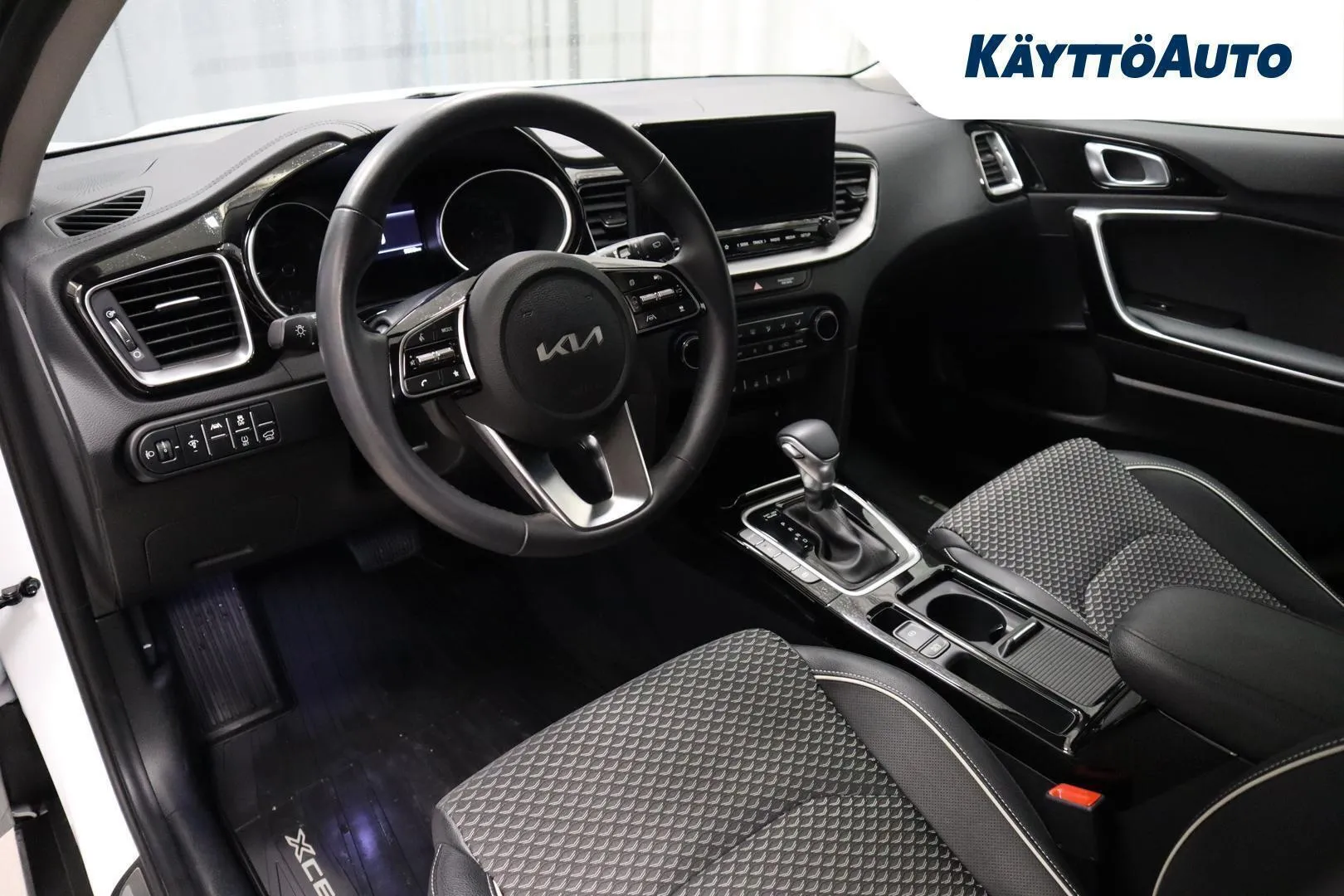 Kia XCeed YYE-790 carousel image