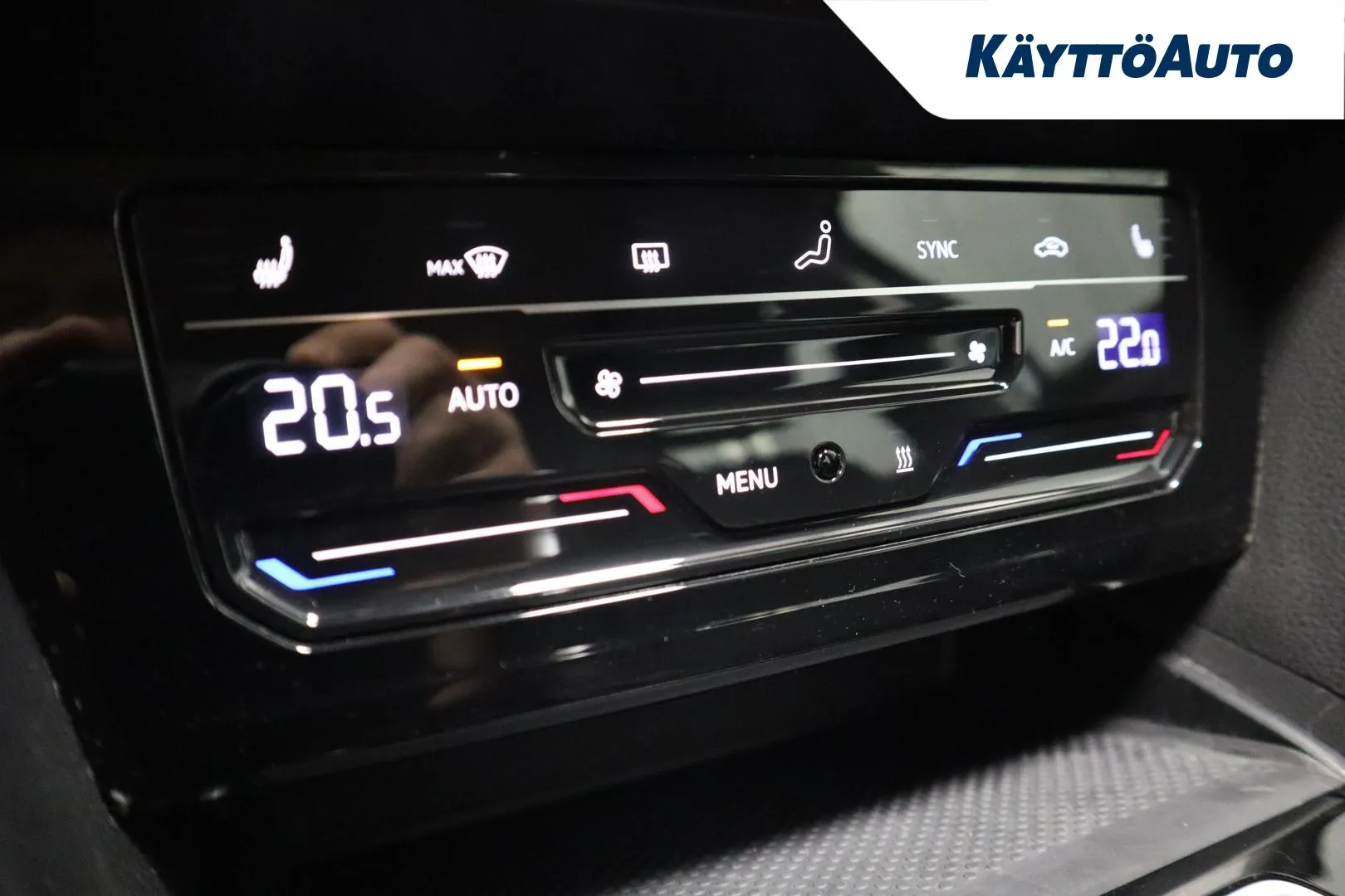 VOLKSWAGEN Passat FRE-529 carousel image