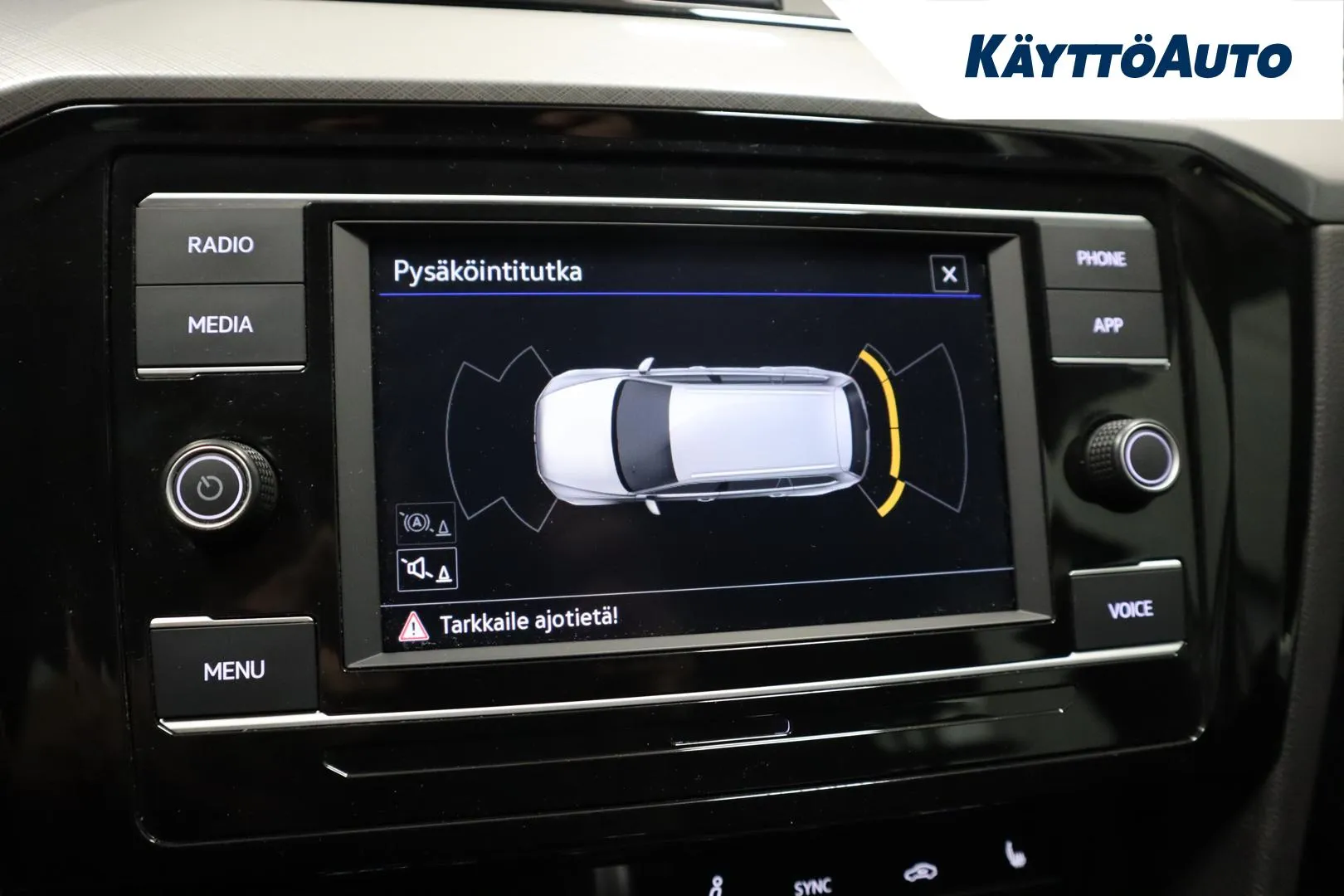 VOLKSWAGEN Passat FRE-529 carousel image