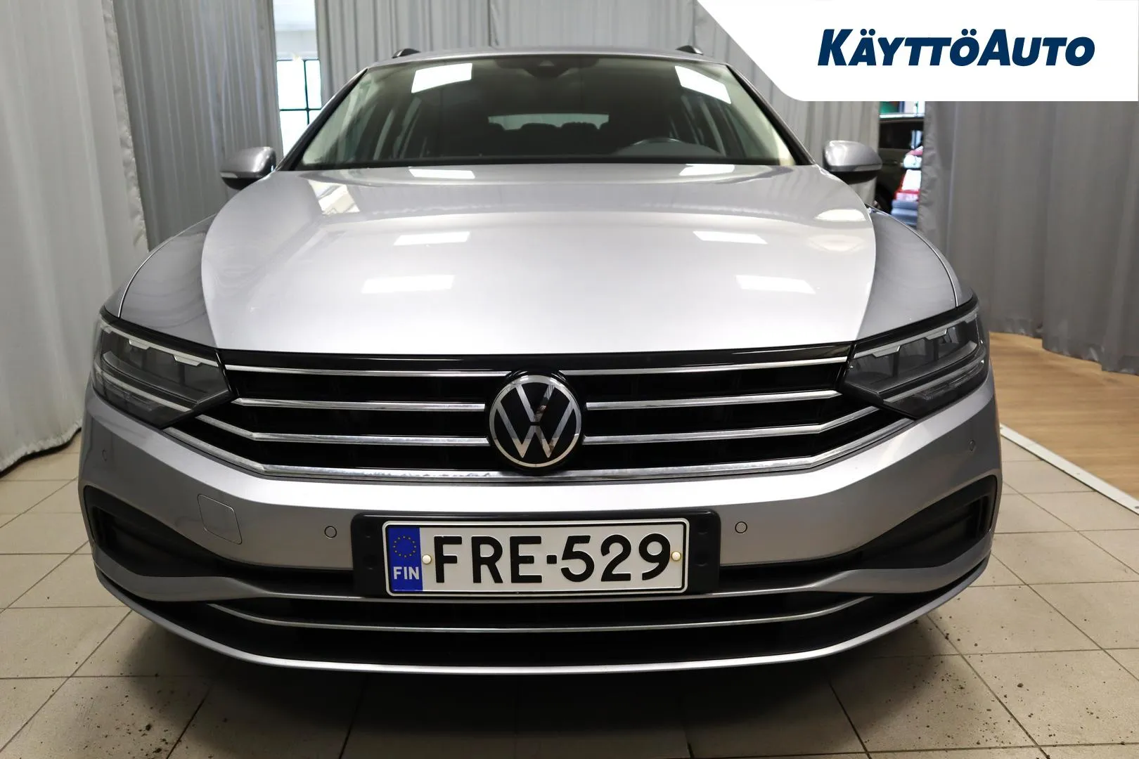 VOLKSWAGEN Passat FRE-529 carousel image