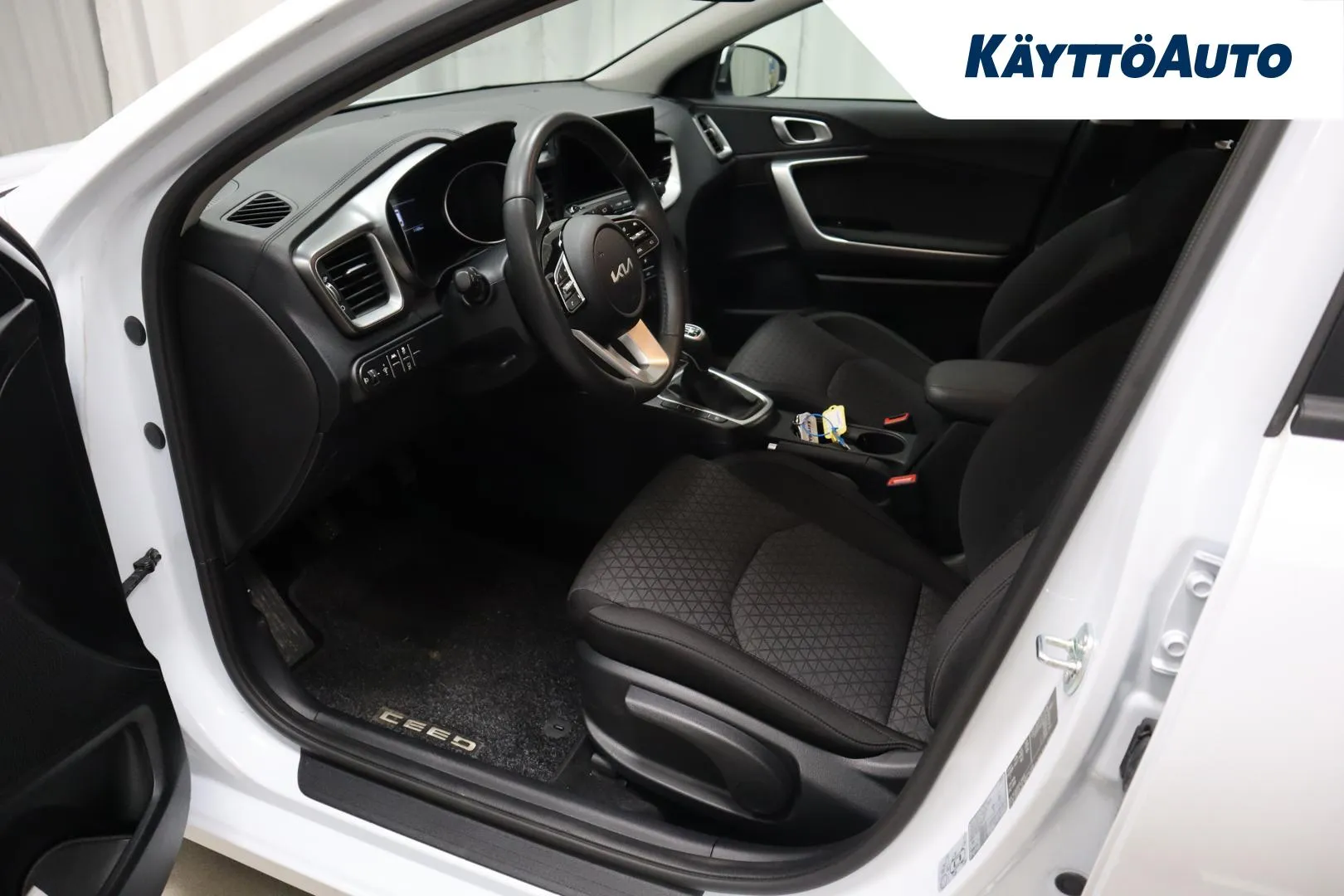 Kia Ceed JNP-892 carousel image