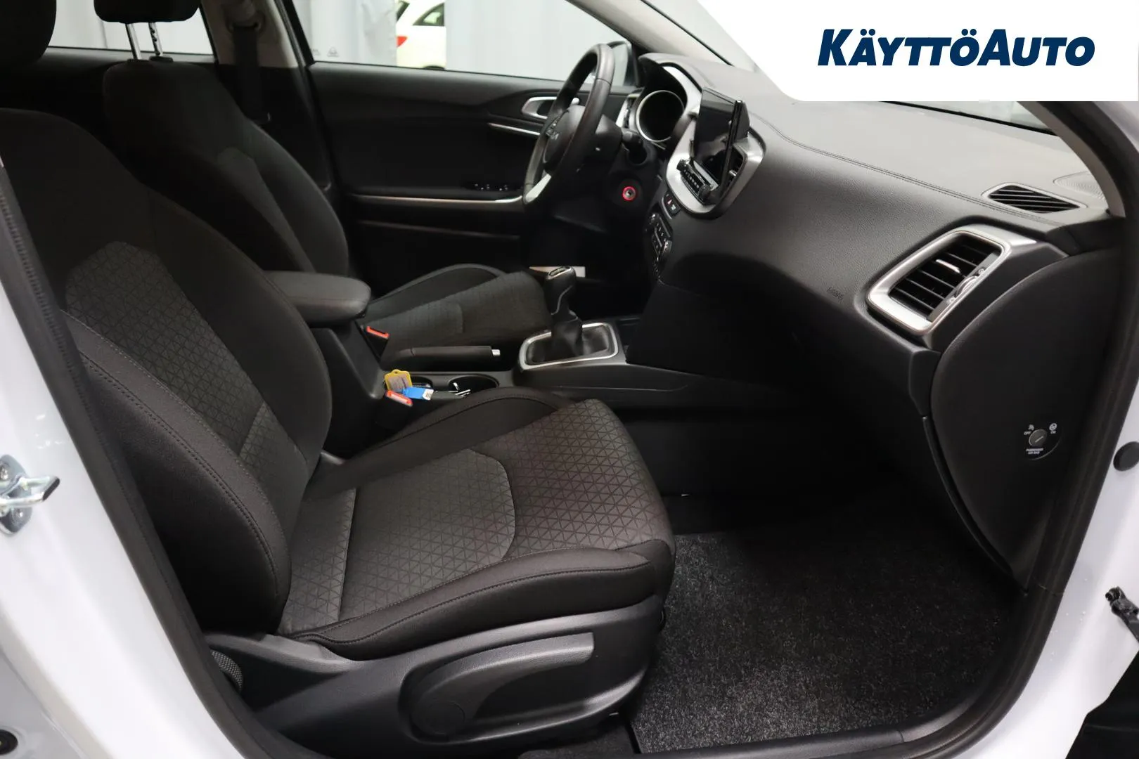 Kia Ceed JNP-892 carousel image