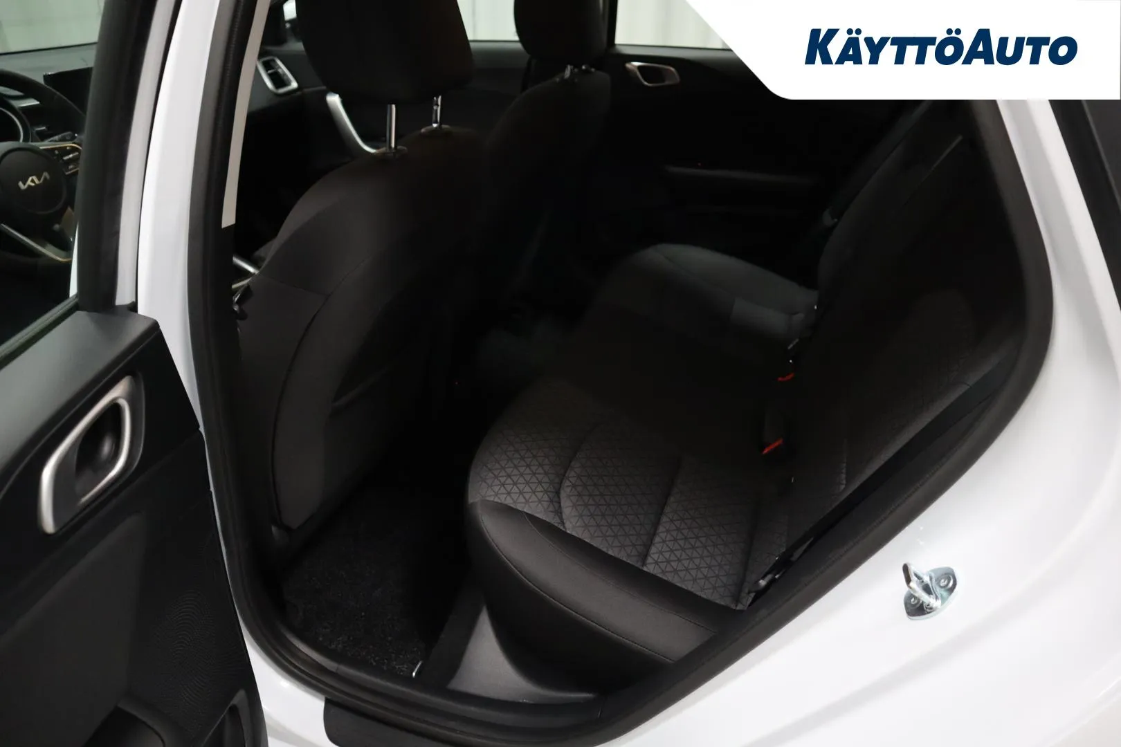 Kia Ceed JNP-892 carousel image
