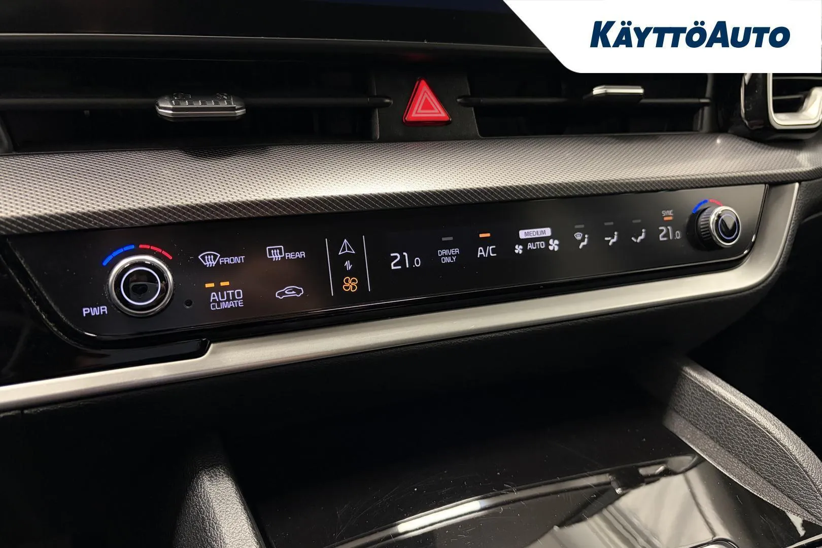 Kia Sportage NNK-198 carousel image