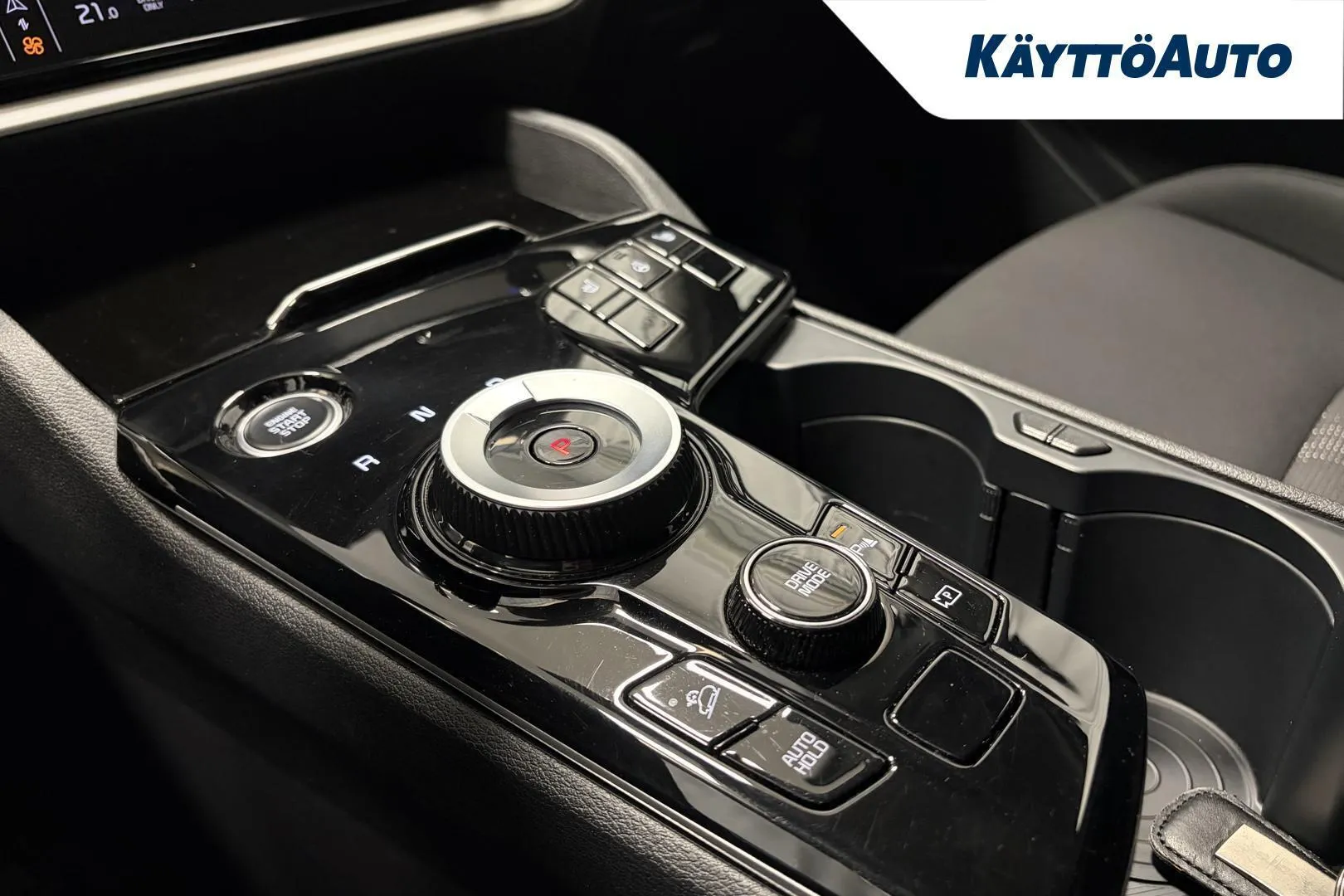 Kia Sportage NNK-198 carousel image