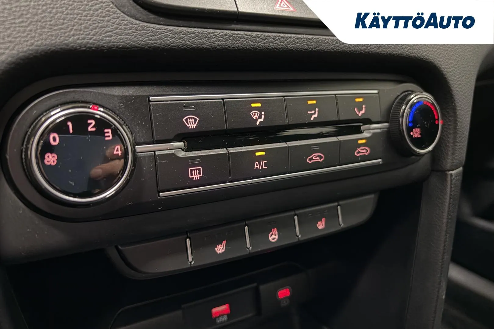 Kia Ceed JNP-226 carousel image