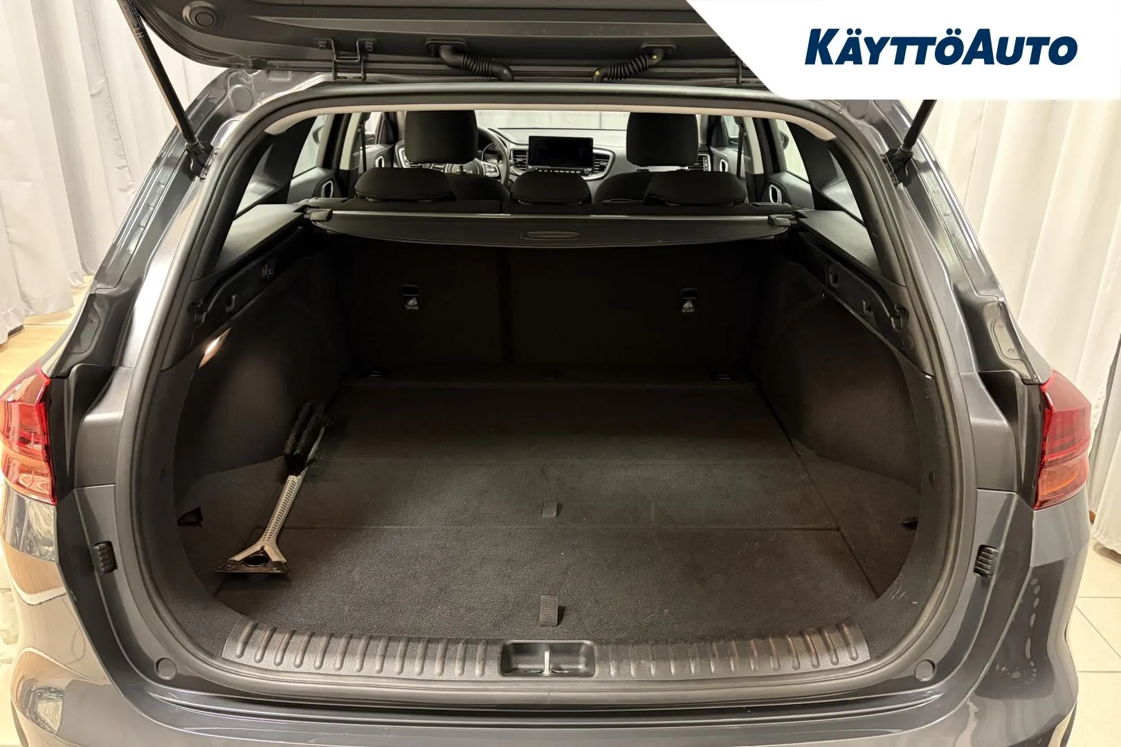 KIA Ceed JNP-894 carousel image