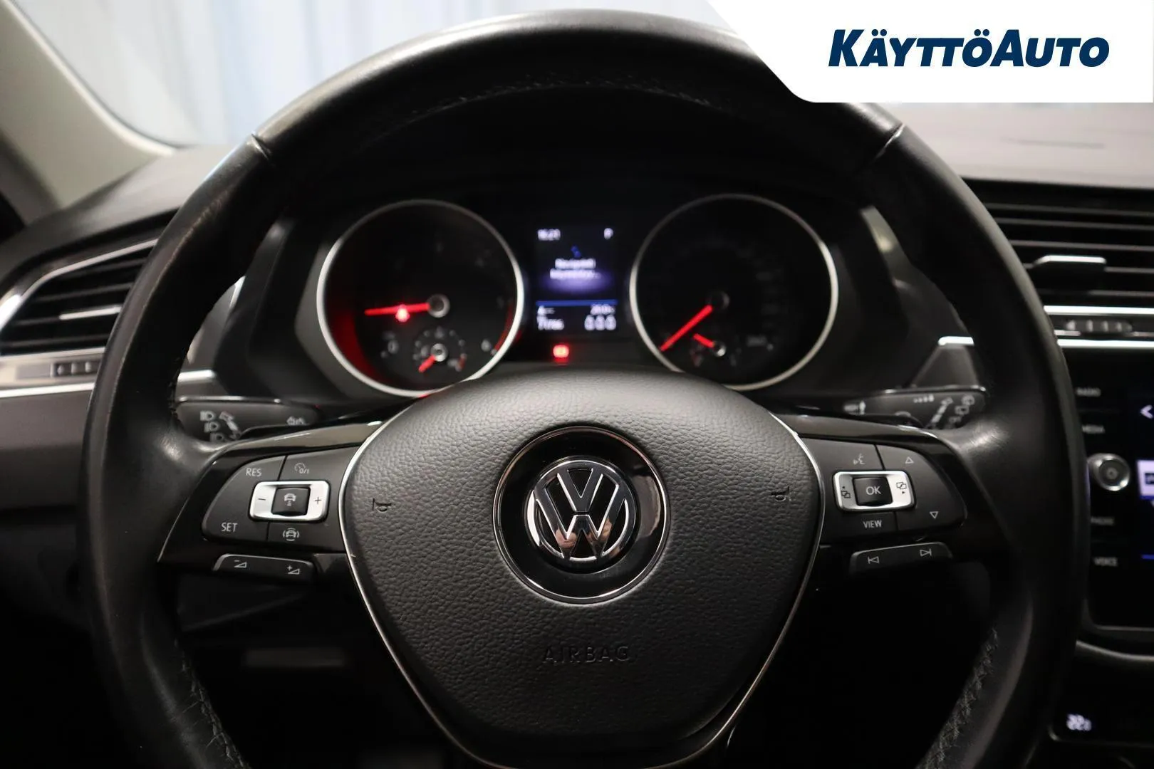 Volkswagen Tiguan SYT-507 carousel image