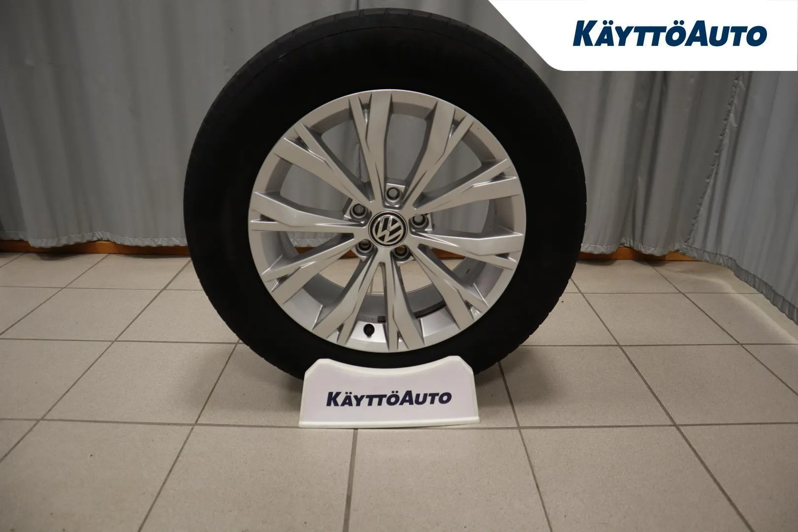 Volkswagen Tiguan SYT-507 carousel image