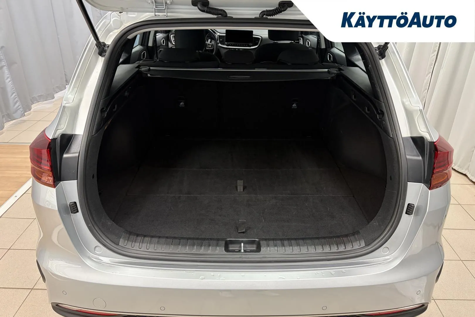 Kia Ceed JNP-897 carousel image