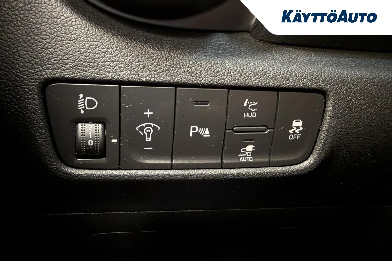 HYUNDAI KONA CRJ-181 carousel image