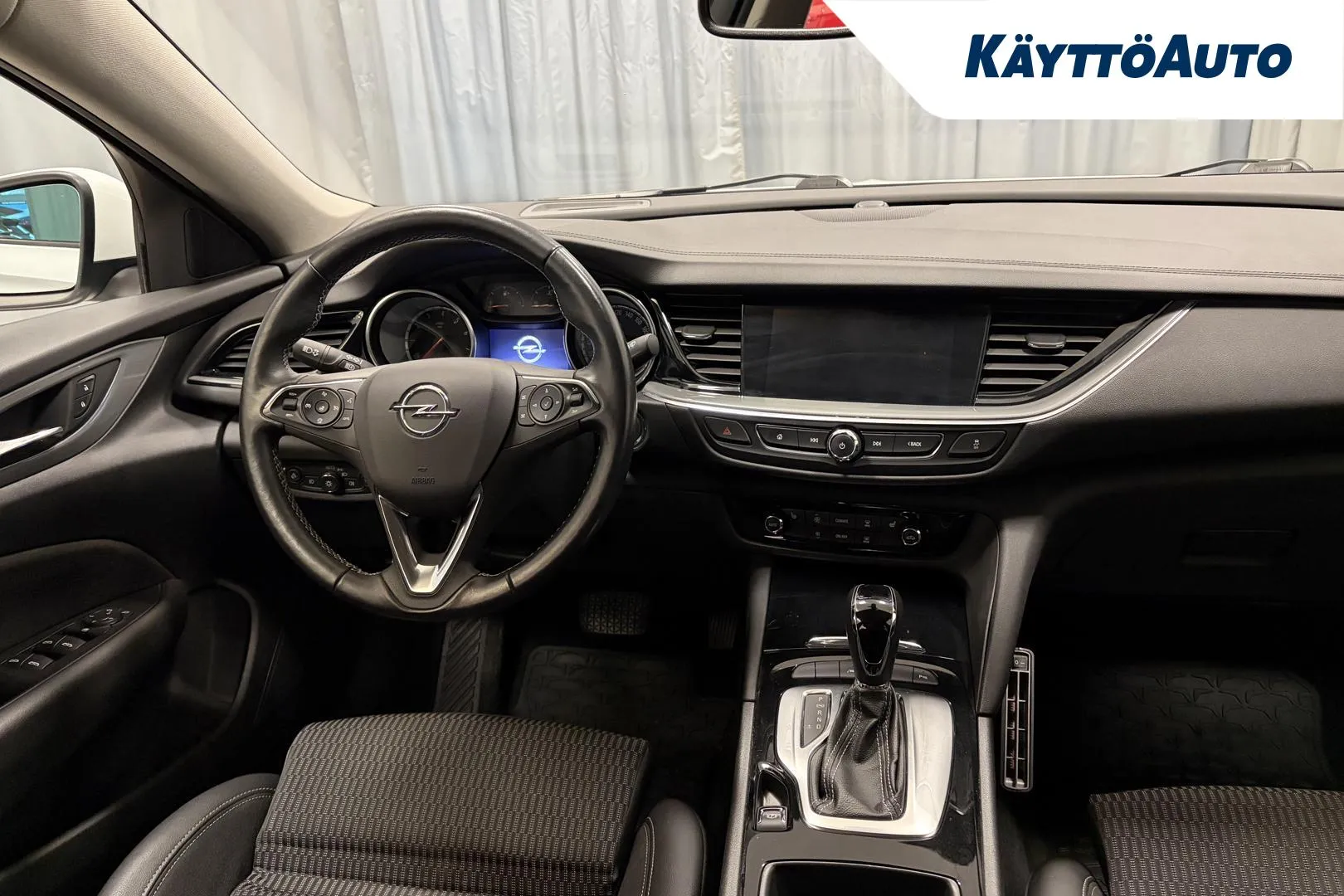 OPEL Insignia ZLN-638 carousel image