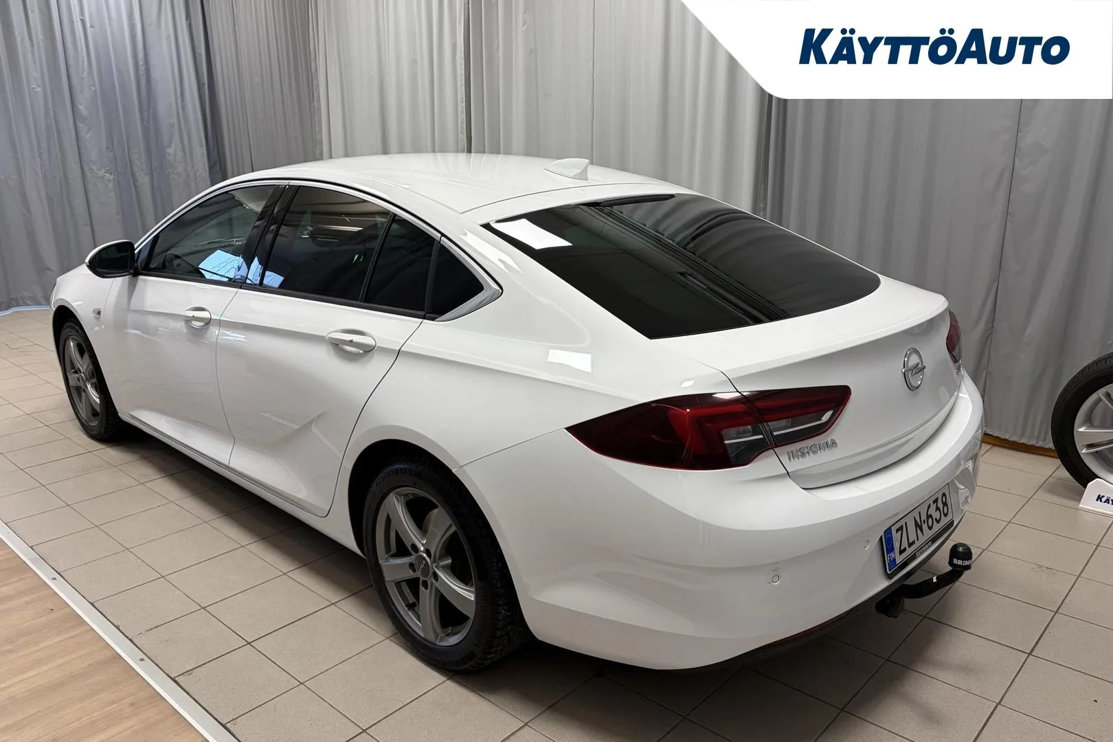 OPEL Insignia ZLN-638 carousel image