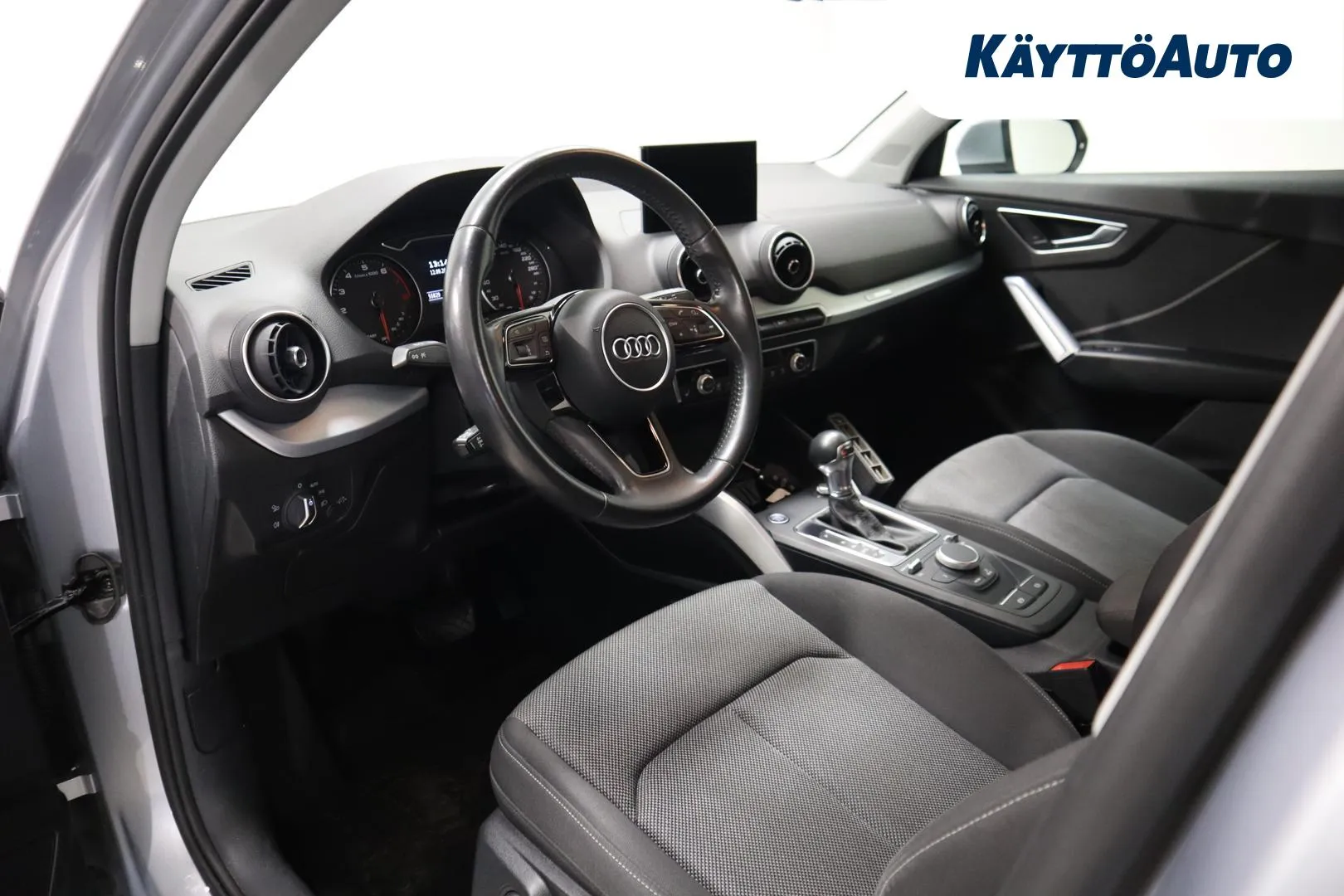 AUDI Q2 IOJ-627 carousel image