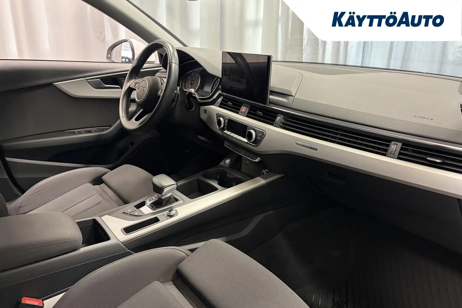 AUDI A4 MUZ-237 carousel image