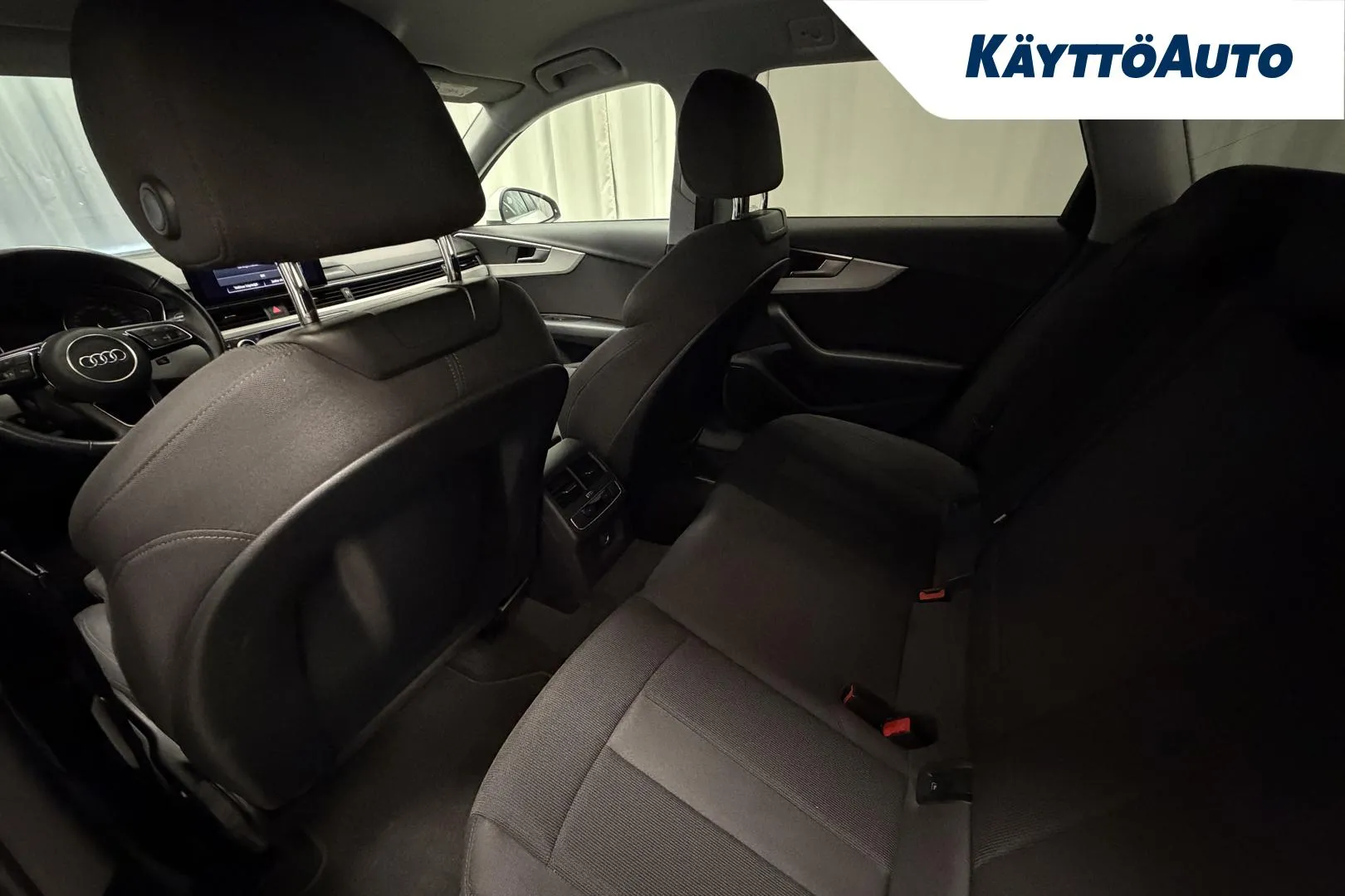 AUDI A4 MUZ-237 carousel image