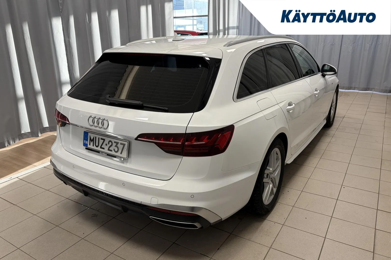 AUDI A4 MUZ-237 carousel image